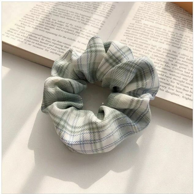 Popular Japanese plaid large intestine hair tie (cedar)