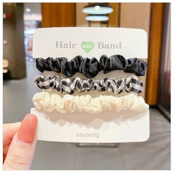 Hot selling small simple style large intestine hair tie (black plaid 3-piece set)
