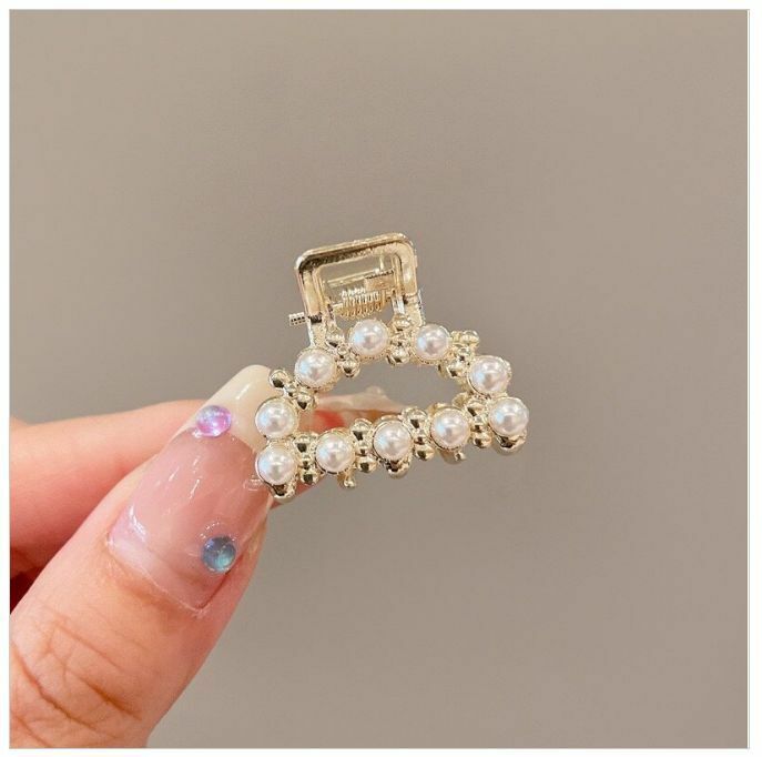Hot selling exquisite imitation pearl half ponytail fan hair clip hair accessory (D shape)