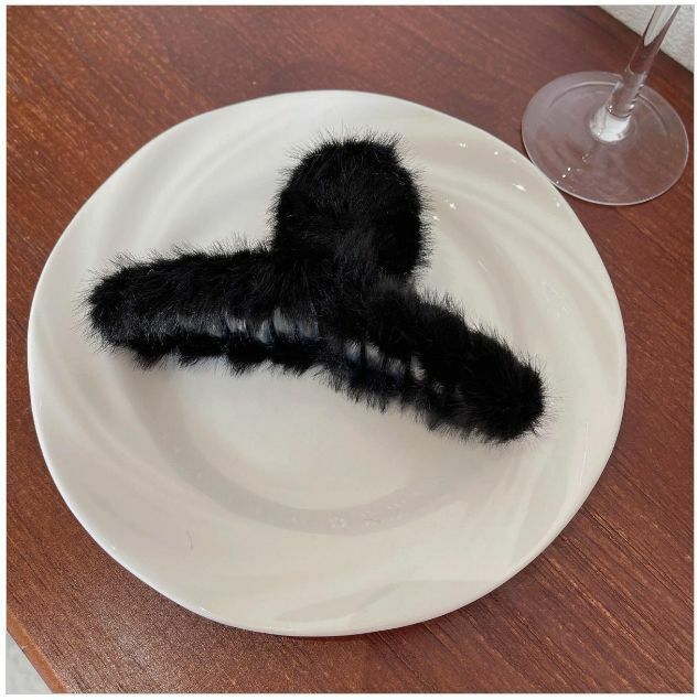 Hot Selling 14cm Autumn and Winter Plush Shark Clip Hair Clip Hair Accessories (Black)