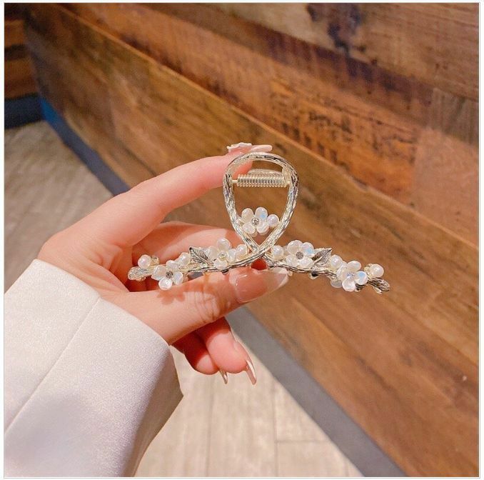 Hot Selling Elegant Flower Shark Hair Clip Hair Accessory (Twig Flower)