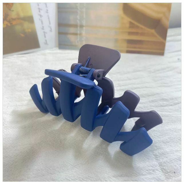 Hot Selling Irregular Color Matching Shark Hair Clip (Blue Double Match)