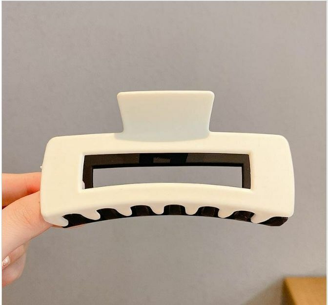 Hot selling simple color matching shark hair clip (black and white)