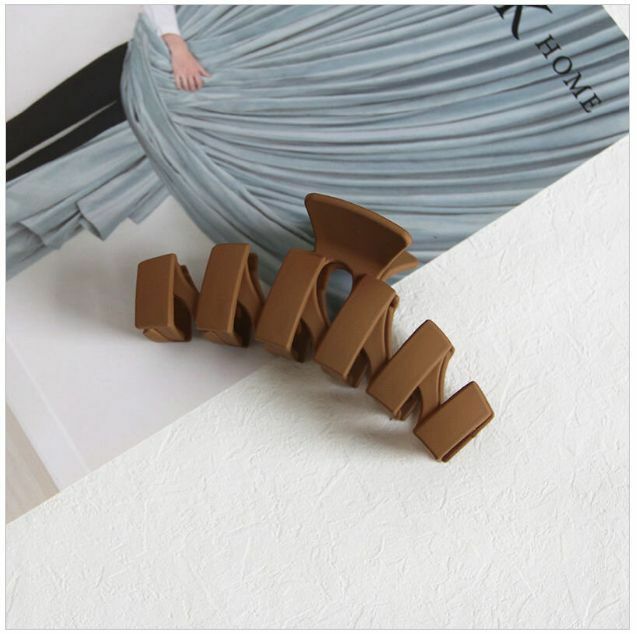 Hot selling simple large irregular shark hairpin (dark brown)
