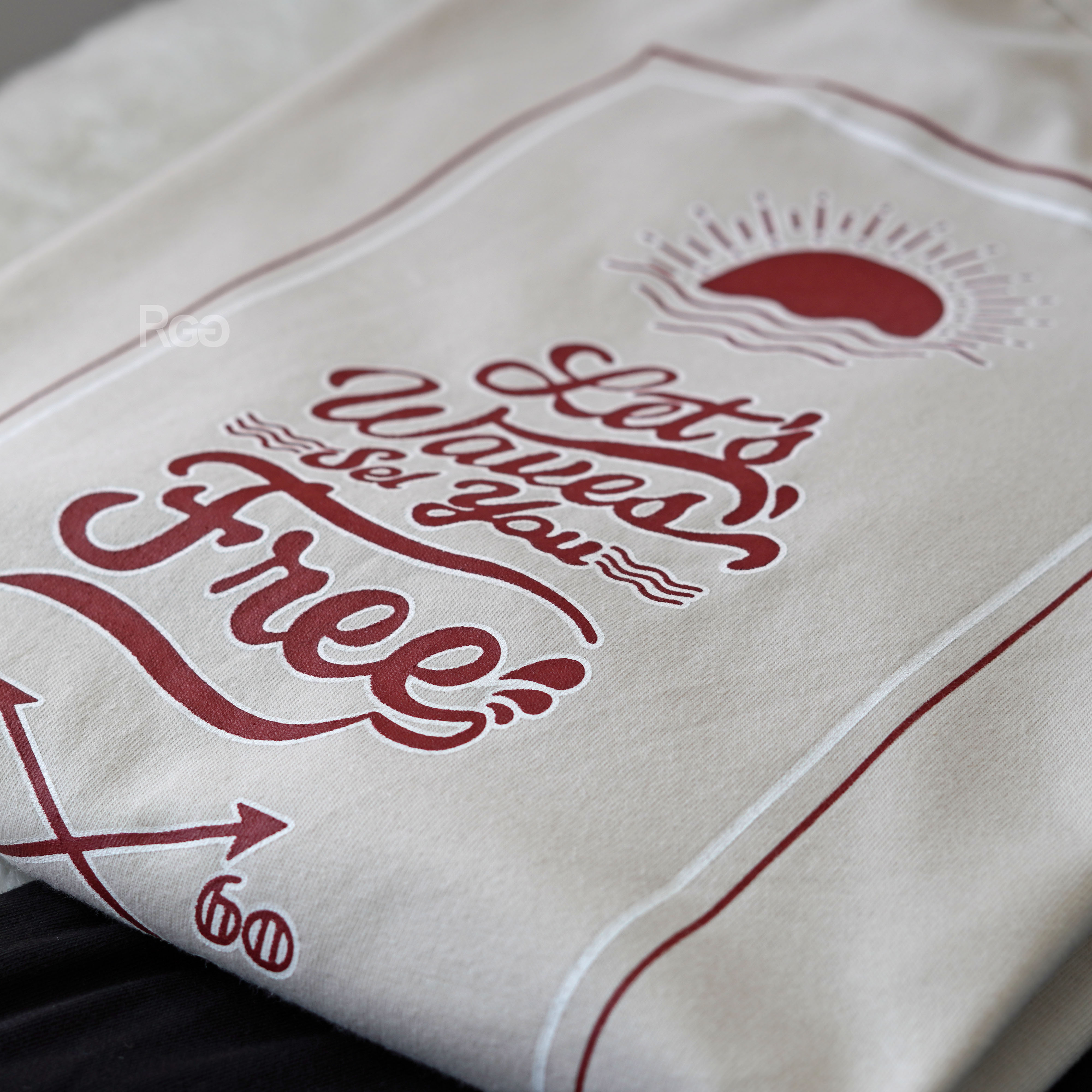 #24123 夏日海灘風格印花短T米卡其背面