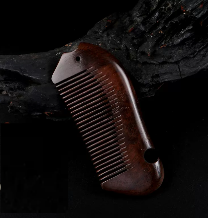 Popular natural sandalwood massage peachwood comb (small fish sandalwood comb) (size: length 135, width 55mm)