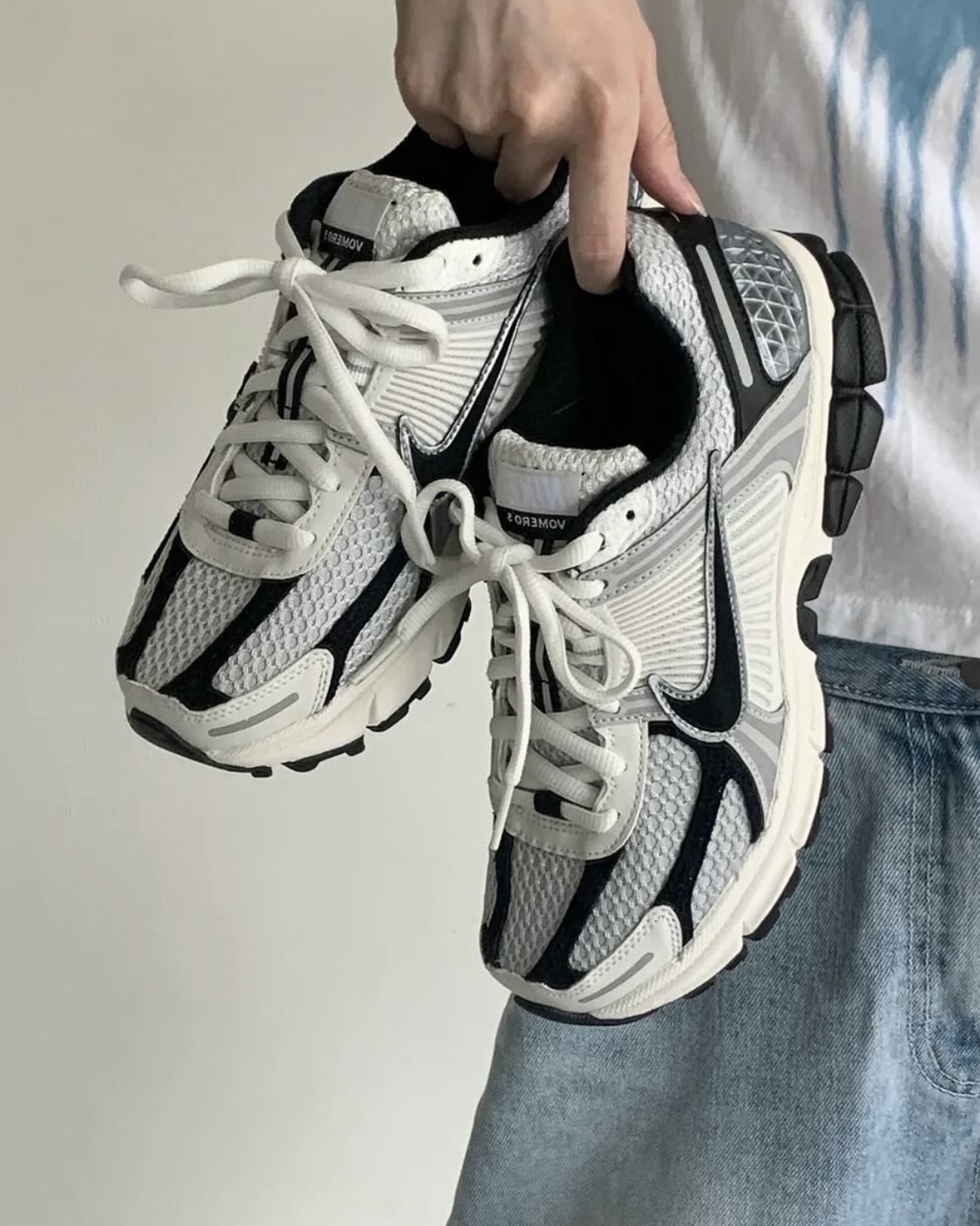 【現貨】Nike W Zoom Vomero 5 復古 透氣 老爹鞋 慢跑鞋 休閒鞋 芝麻牛奶