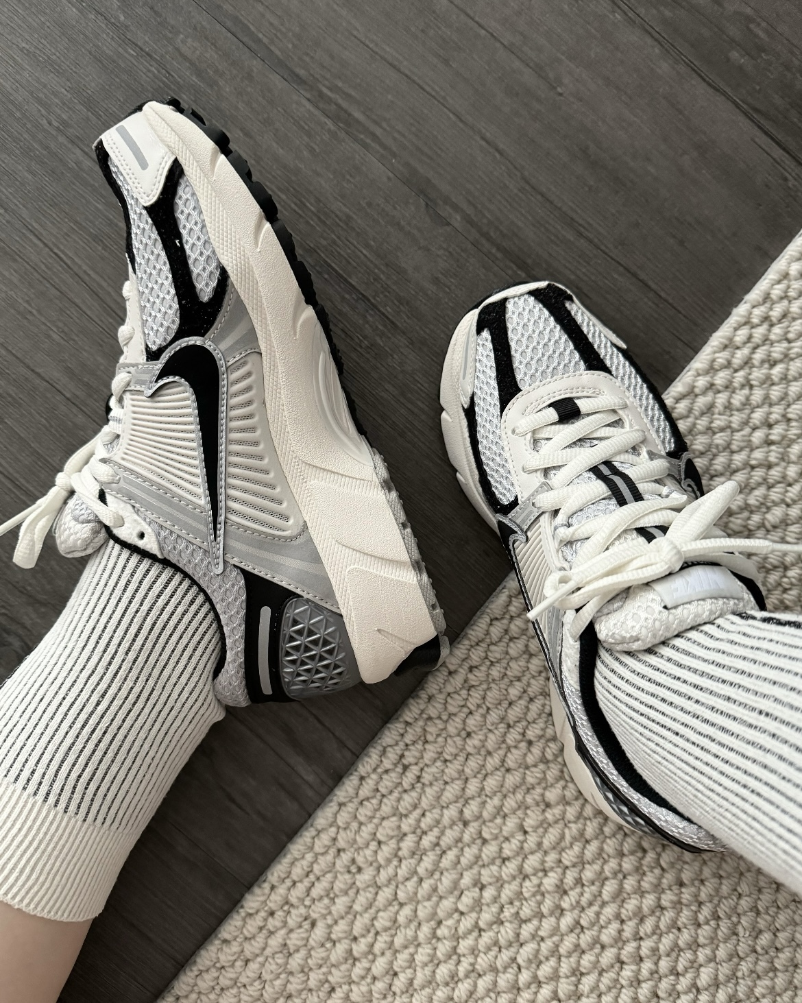 【現貨】Nike W Zoom Vomero 5 復古 透氣 老爹鞋 慢跑鞋 休閒鞋 芝麻牛奶