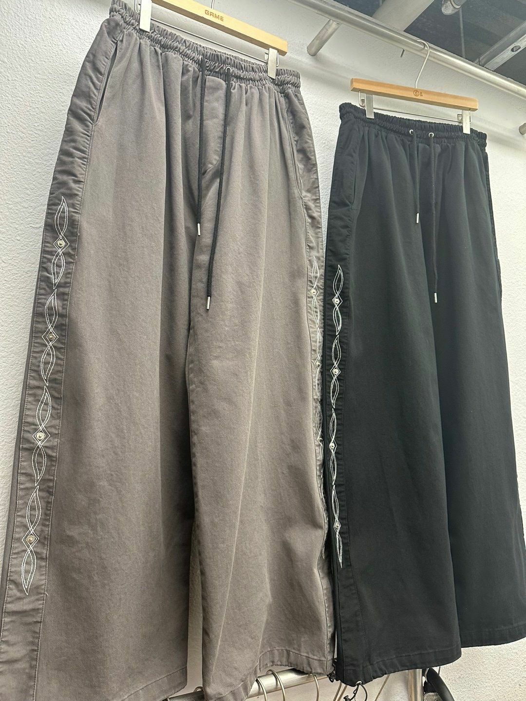 淨色綉花可束腳鬆身褲 GAME-039P