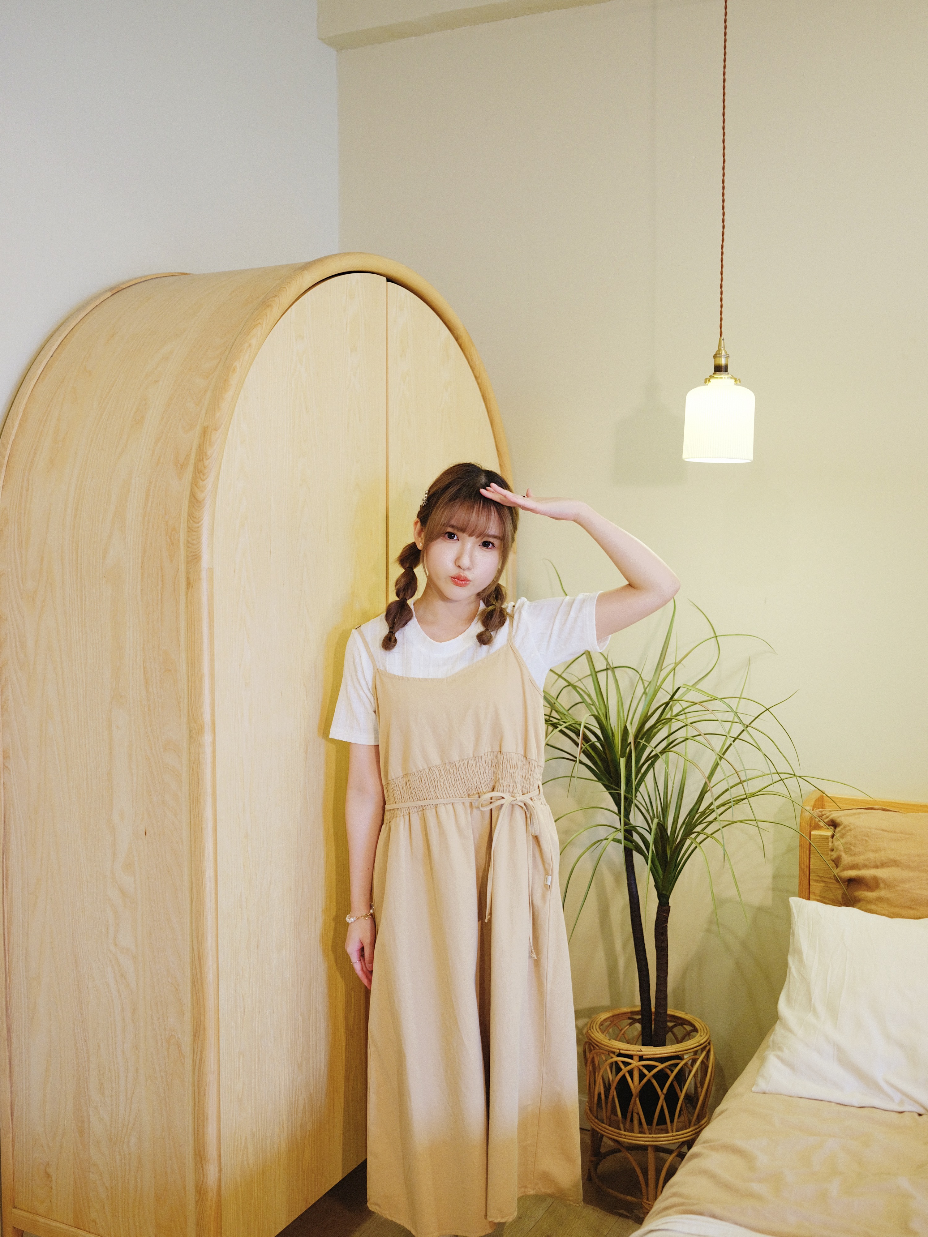 三色 / 圓領坑紋短袖上衣/ Round Neck Ruffle Tee