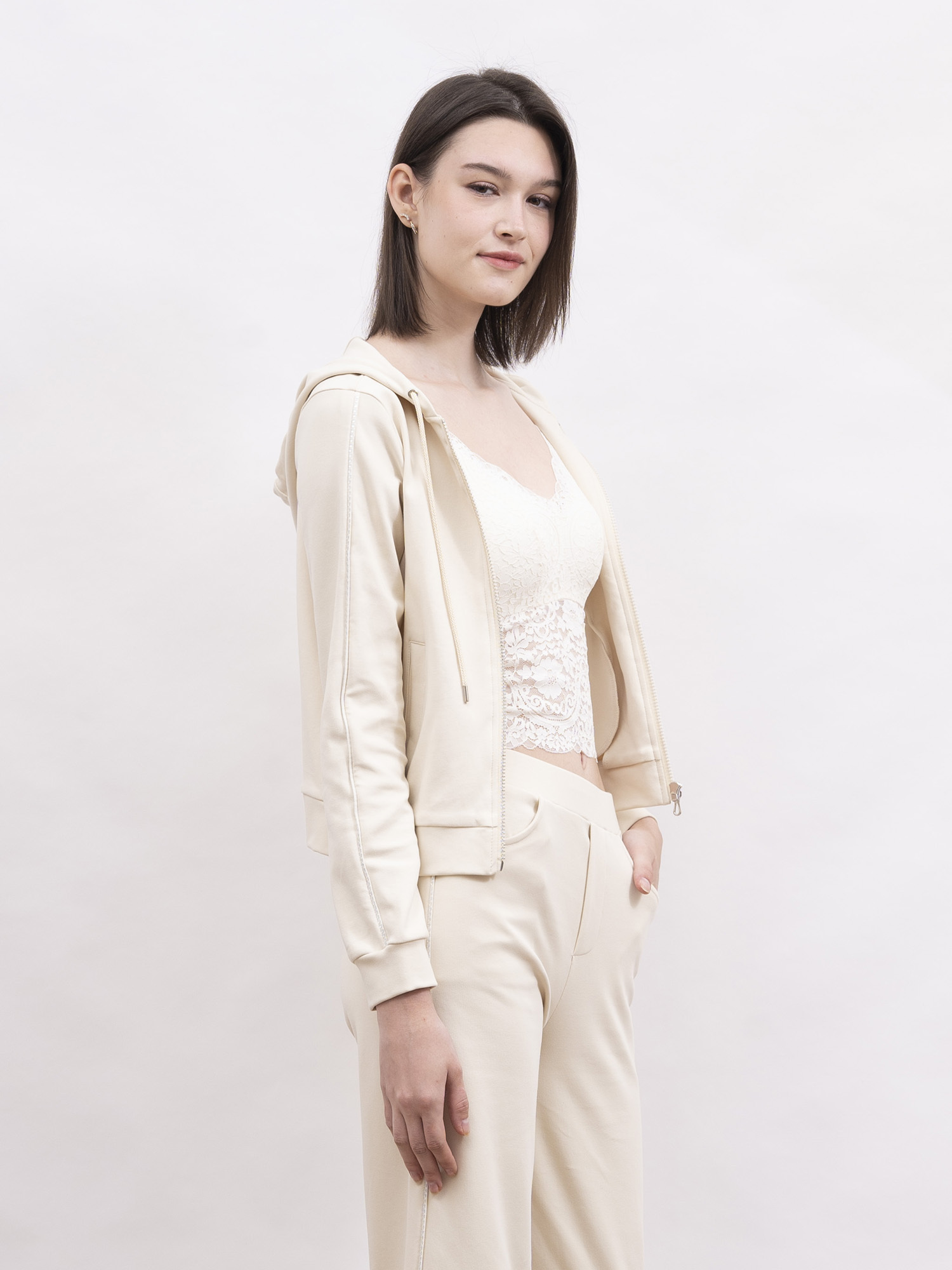 mi-tu 蕾絲交叉小肩帶背心款內衣