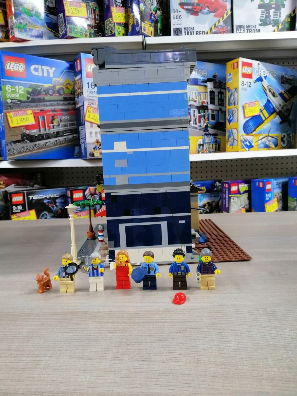 (代客開倉）Lego 10246 Display  (已改led燈，有缺件，實物如圖）無盒