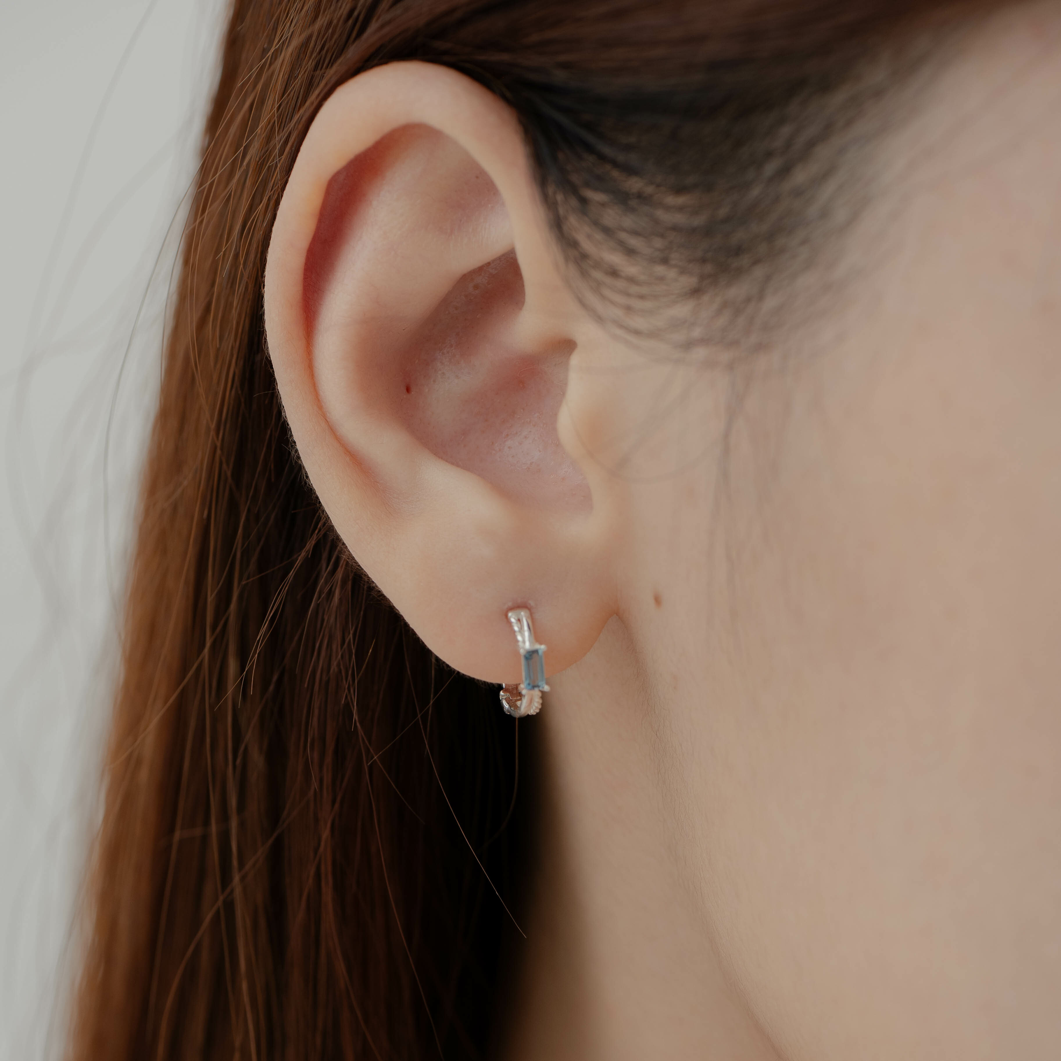 交錯麻花Baguette倫敦托帕石耳圈