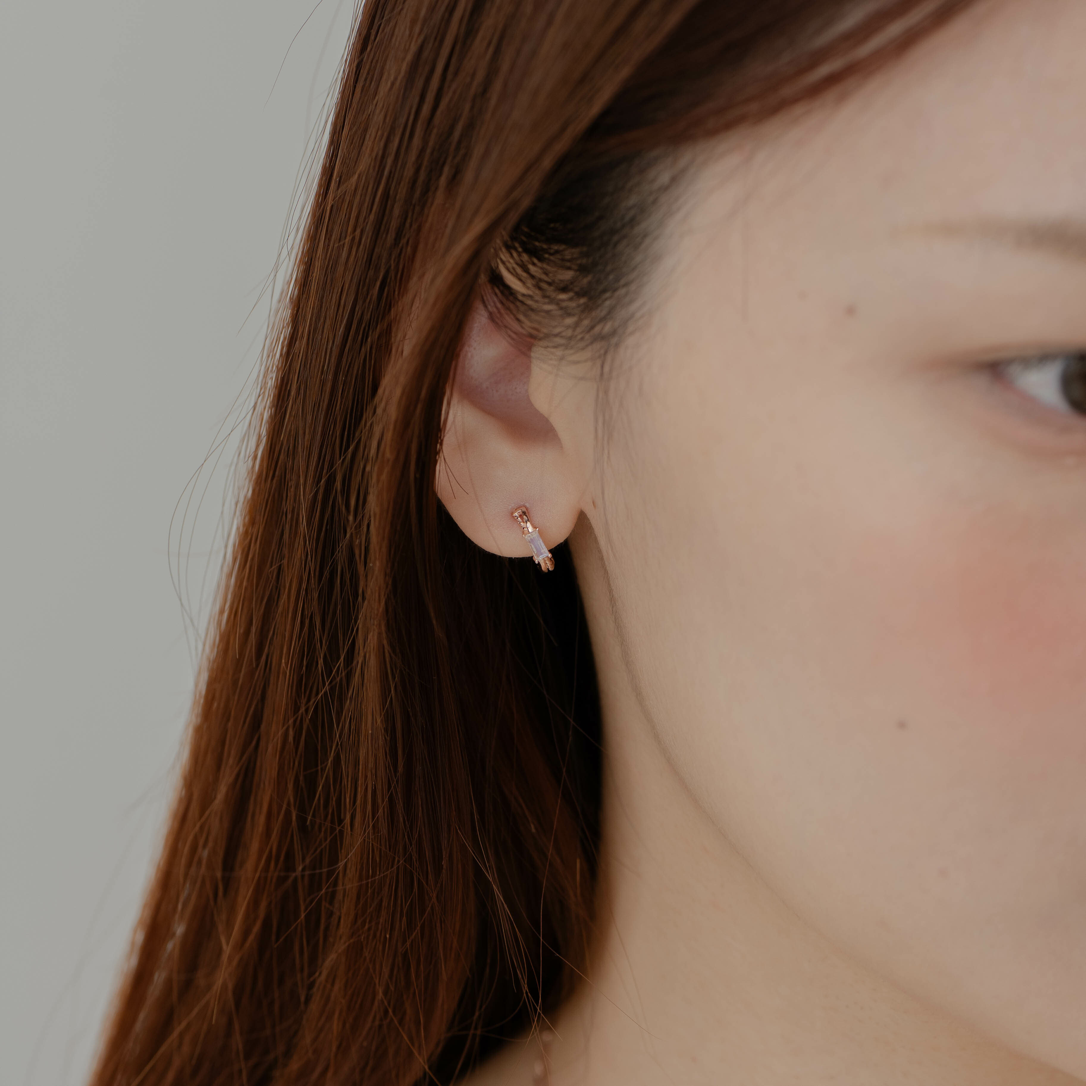 交錯麻花Baguette月光石耳圈