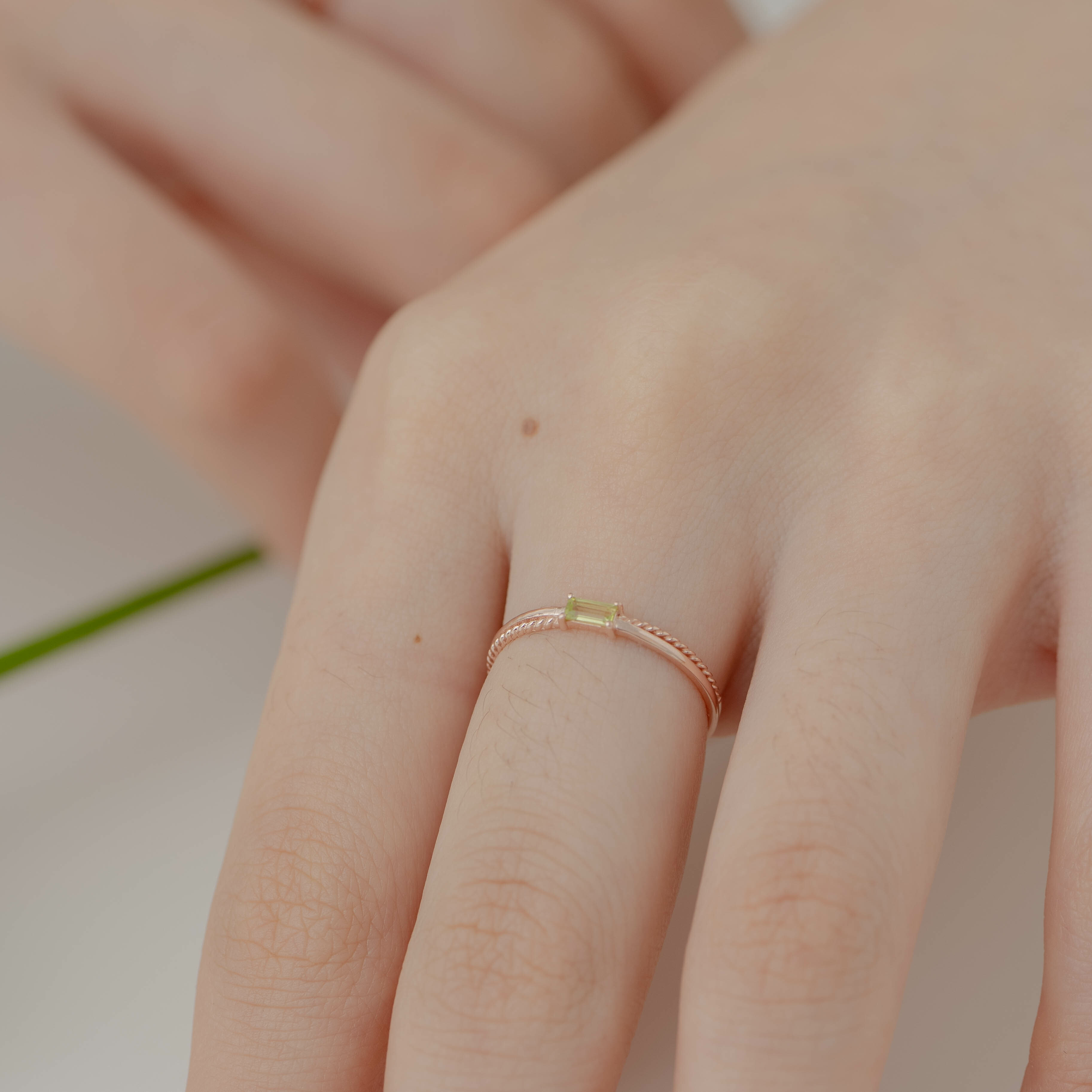 交錯麻花Baguette橄欖石戒指