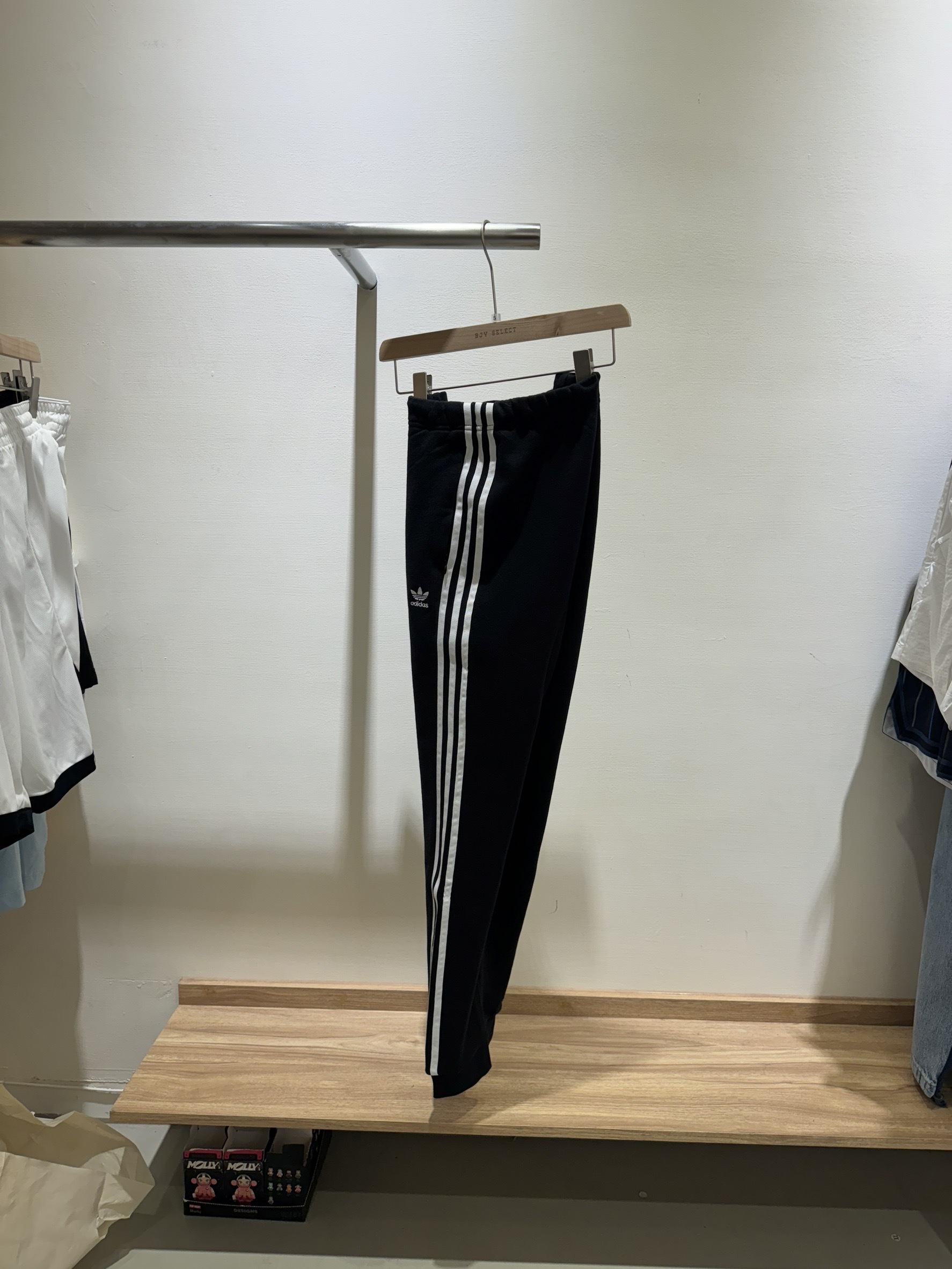 #現貨 ADIDAS REGULAR TP CUFF 三葉草 縮口 女運動長褲-黑-DV2572