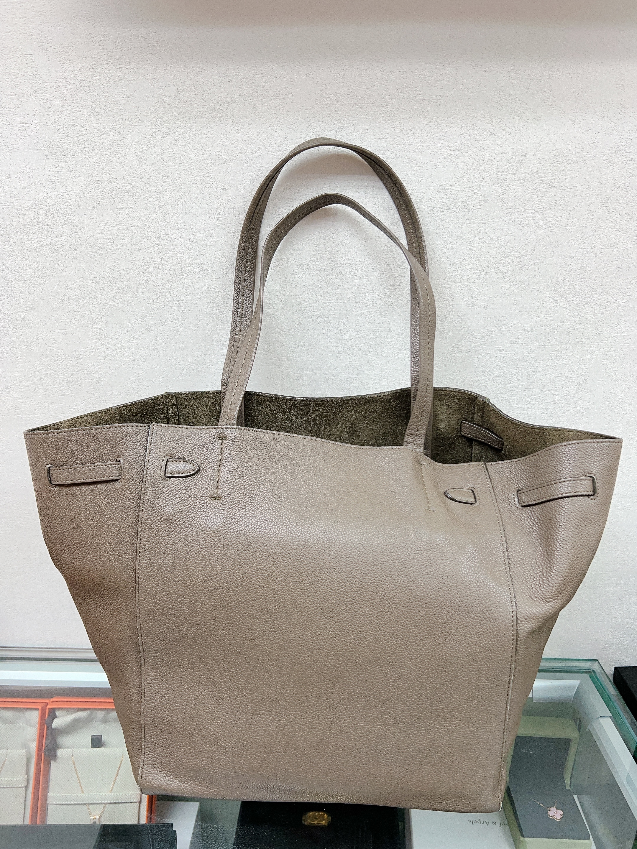 Celine cabas phantom tote