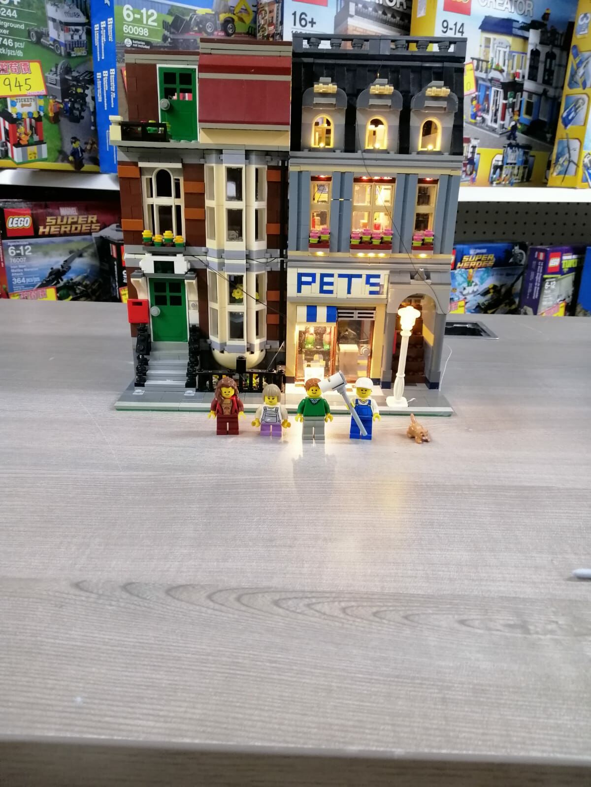 (代客開倉）Lego 10218 Display  (已改led燈，有缺件，實物如圖）