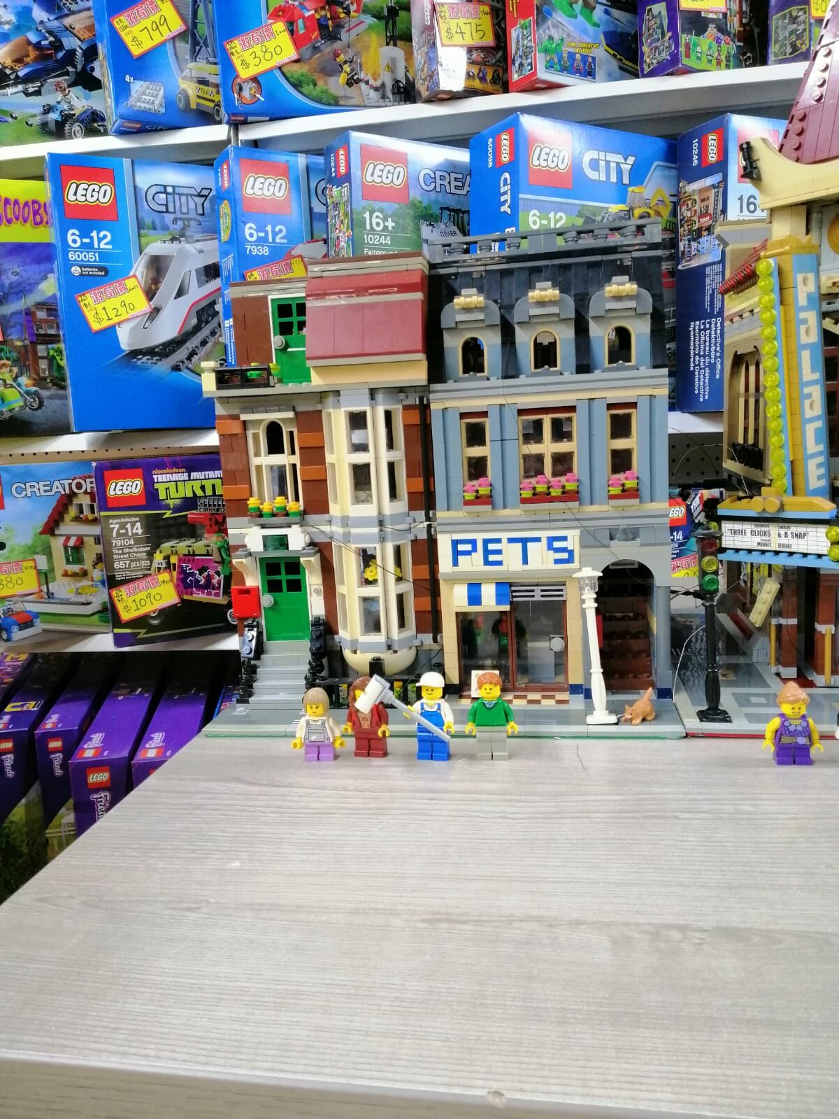 (代客開倉）Lego 10218 Display  (已改led燈，有缺件，實物如圖）