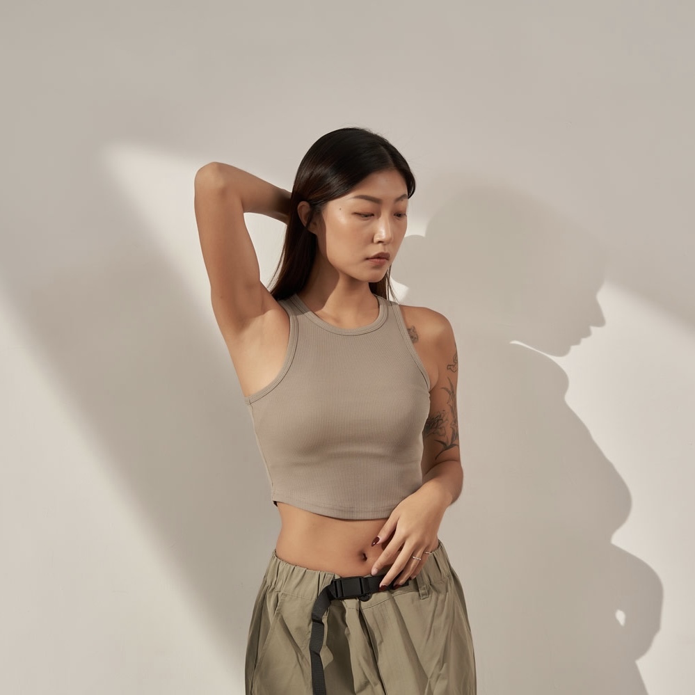 REALATiON - 螺紋挖背下擺圓弧背心