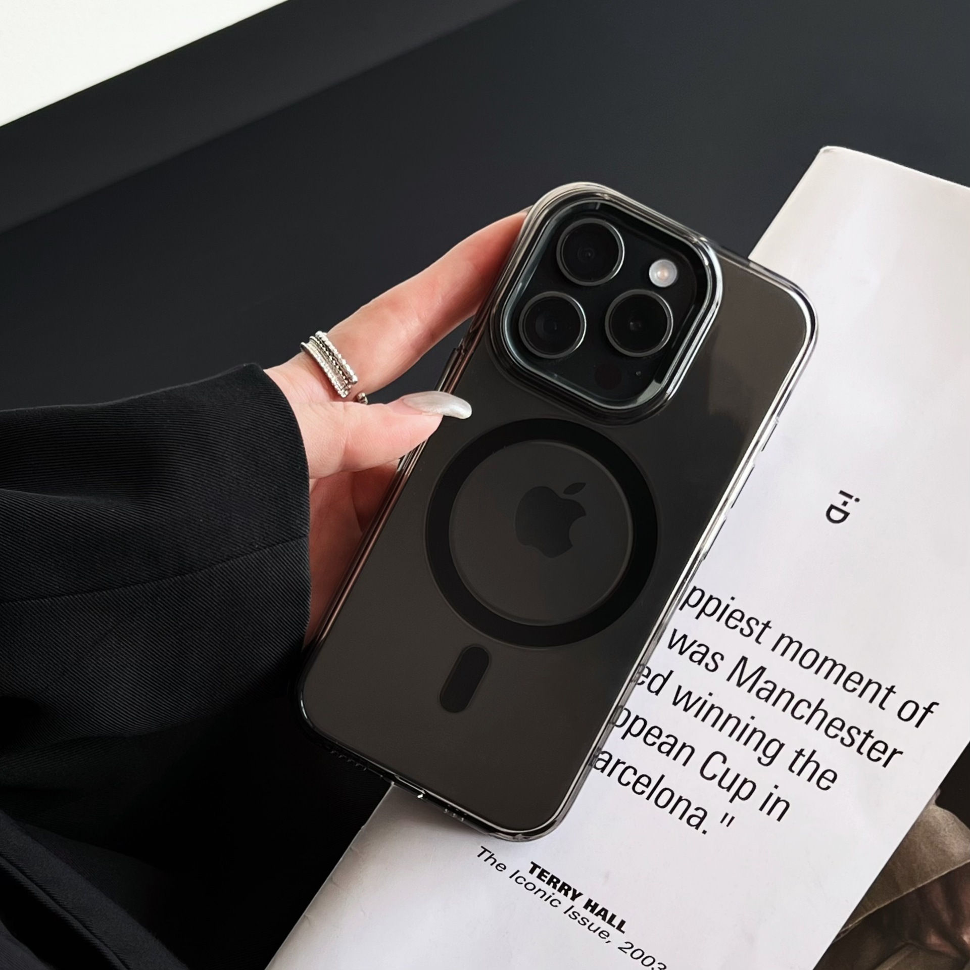 【保證永不發黃】PC2.0水晶超硬殼 超高質感，厚度2mm防摔首選 適用於 iPhone16系列 15系列14系列