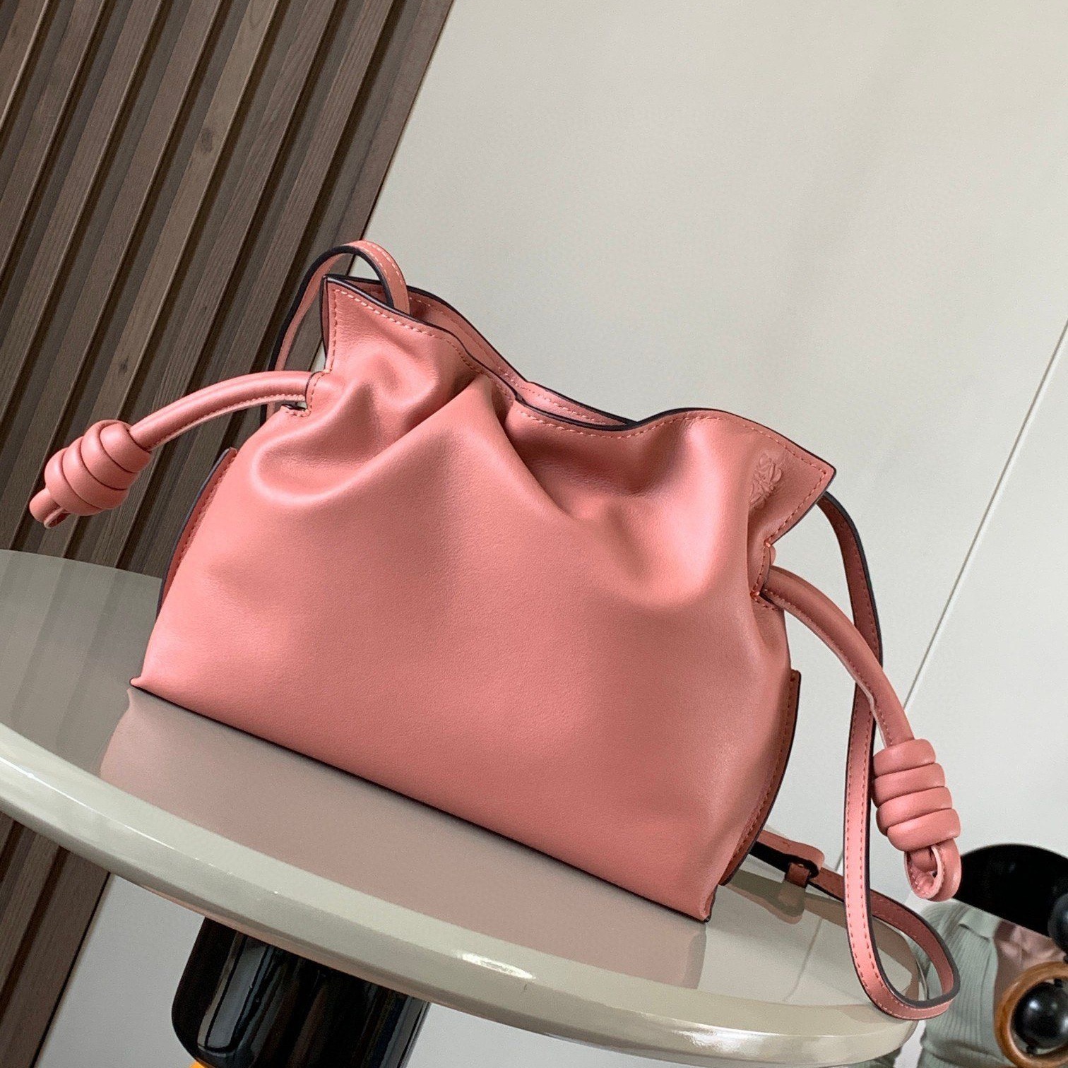 新款LOEWE牛皮革Flamenco手拿包