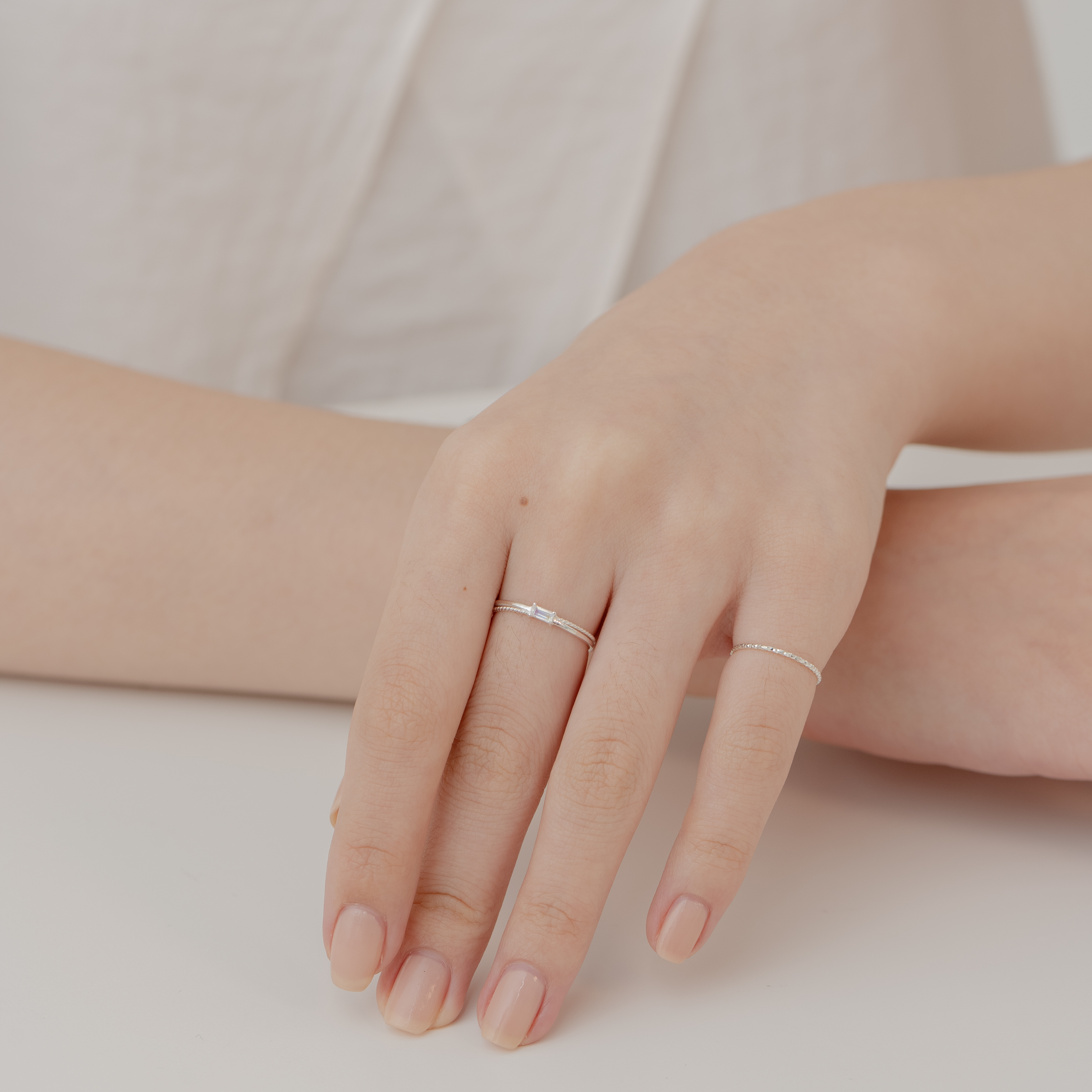 交錯麻花Baguette月光石戒指