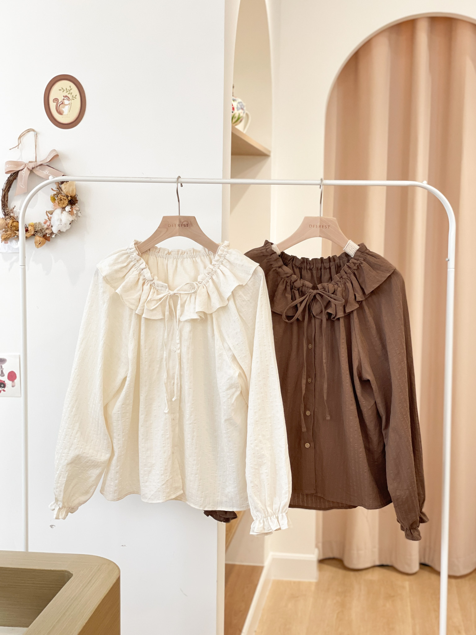 T1136 Gabriella Ruffles Linen Blouse