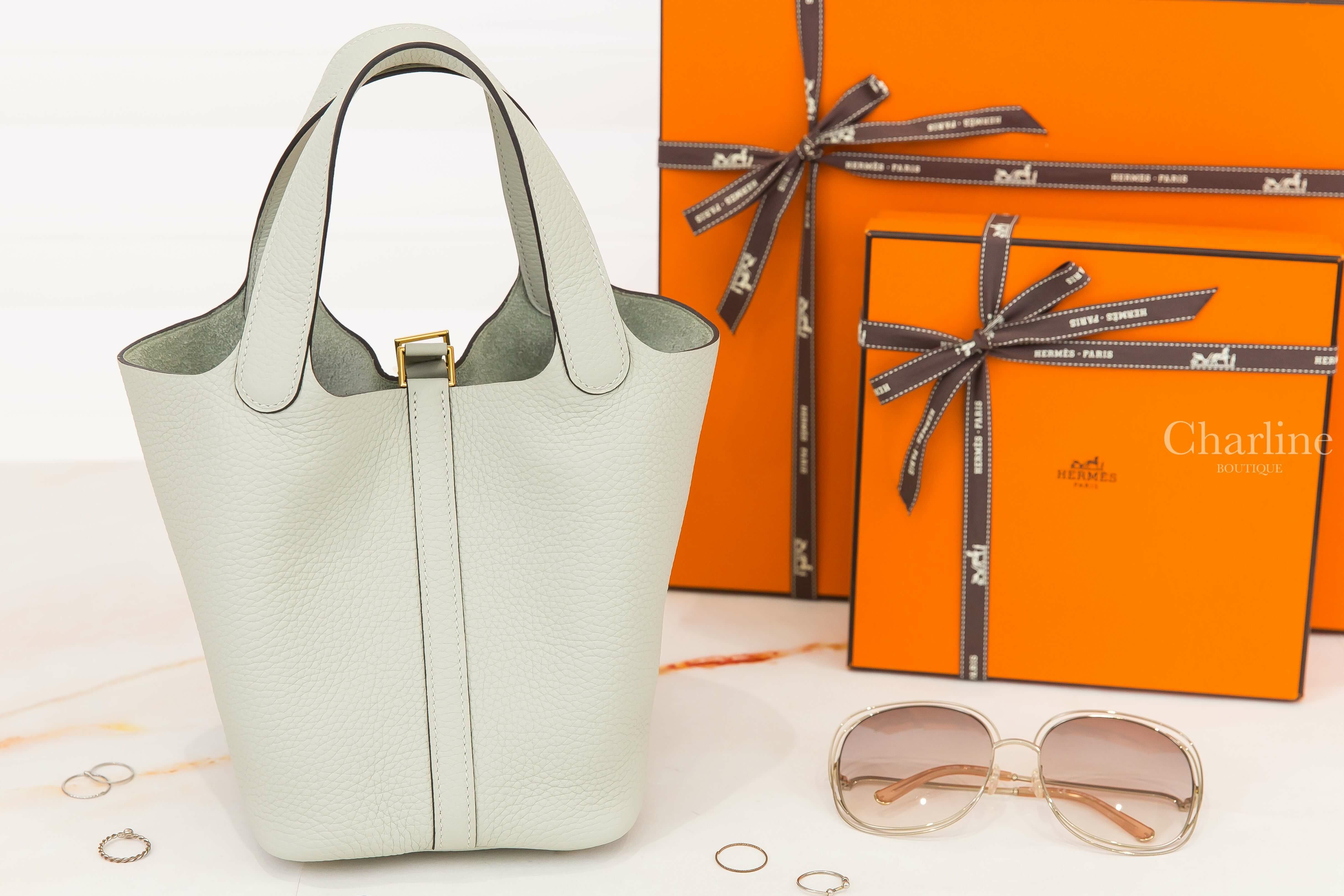 Hermès Picotin Lock 18cm 0W Gris Neve Taurillon Clemence 冰晶灰金釦小型提把水桶包-Charline Boutique 精品代購