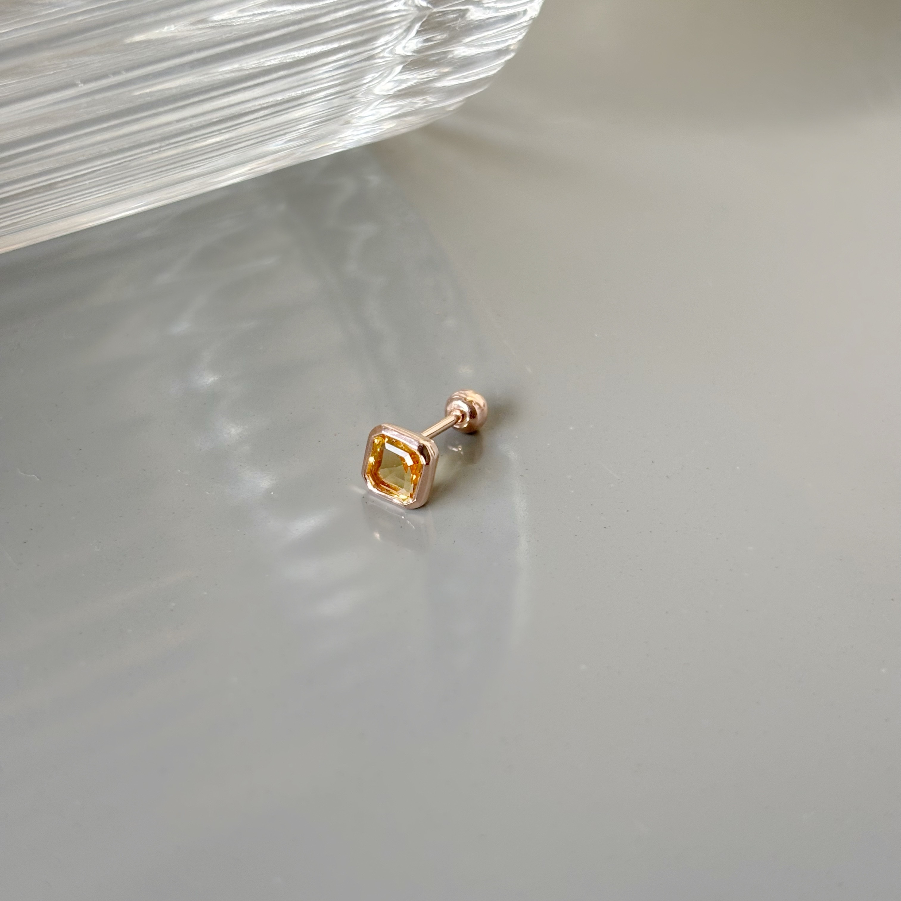 簡約Asscher黃水晶轉珠耳環