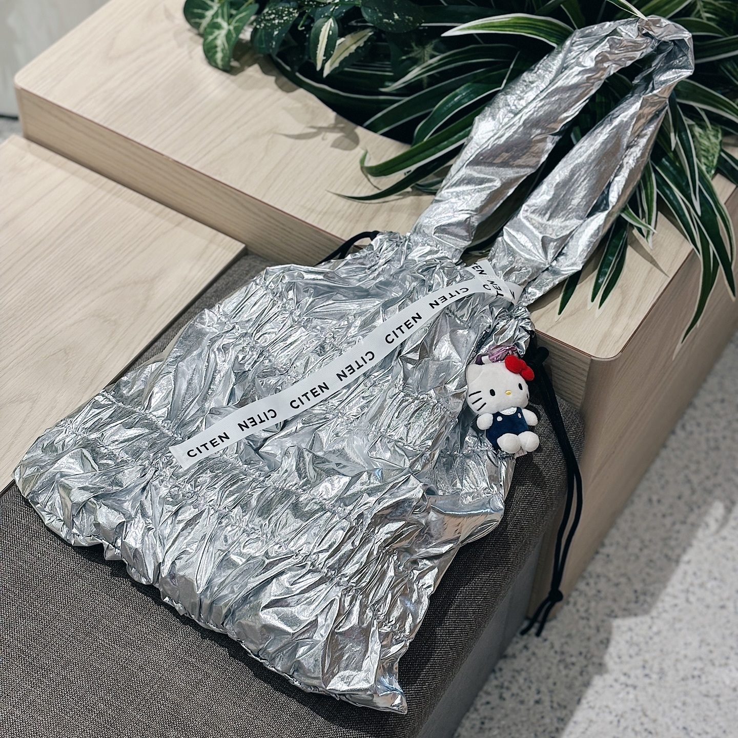 Citen 小香風 銀色 日本 4色 皺摺 手提包 收納袋