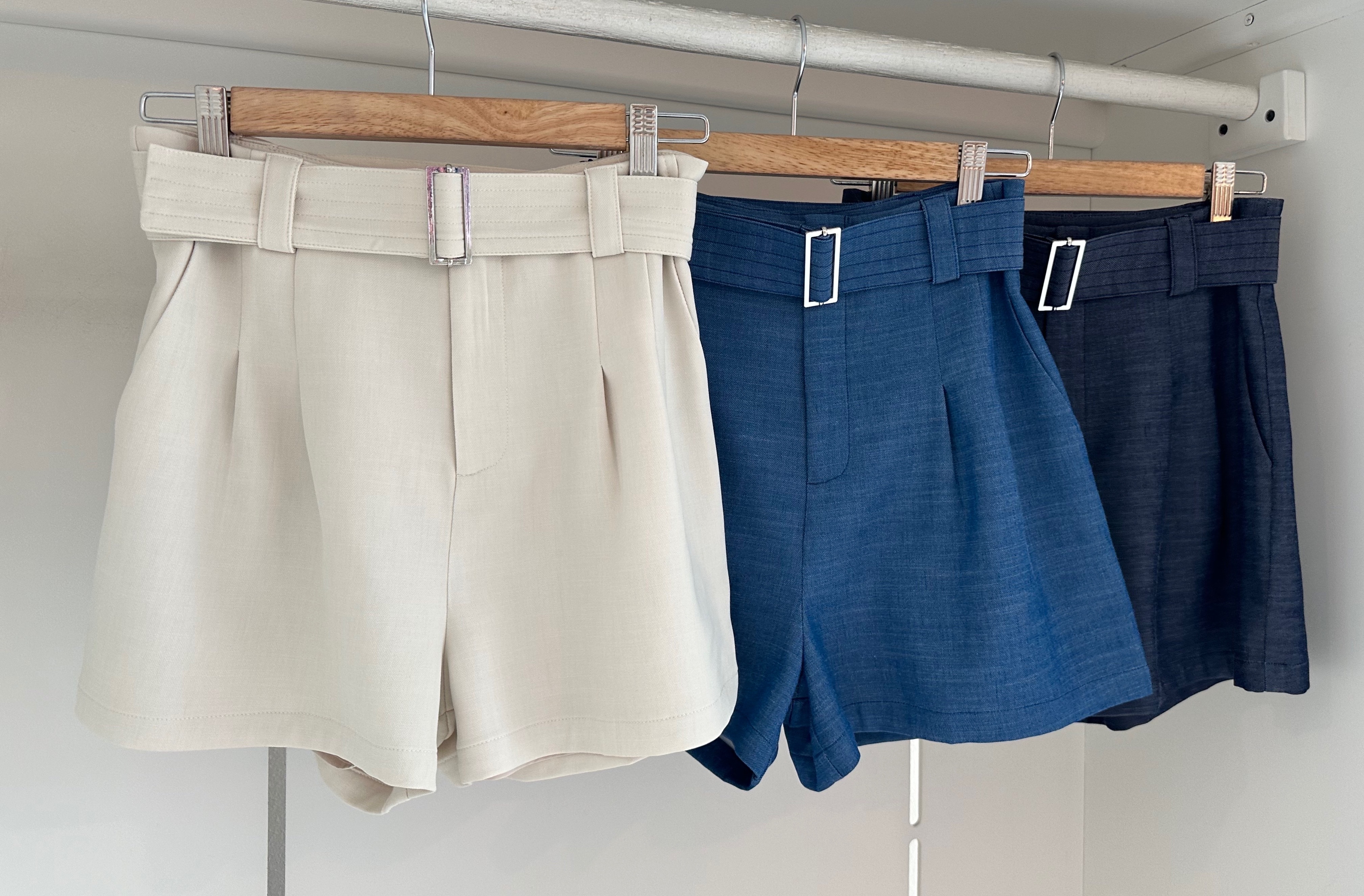 HIGH WAIST BELTED SHORTS