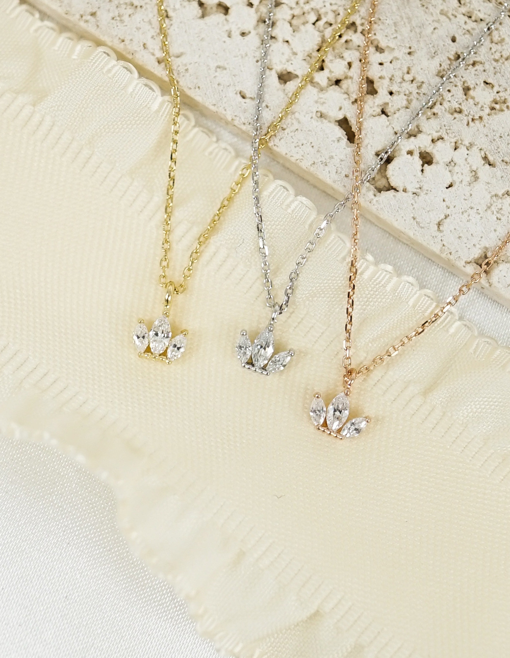 925 純銀迷你皇冠水鑽項鍊✦銀