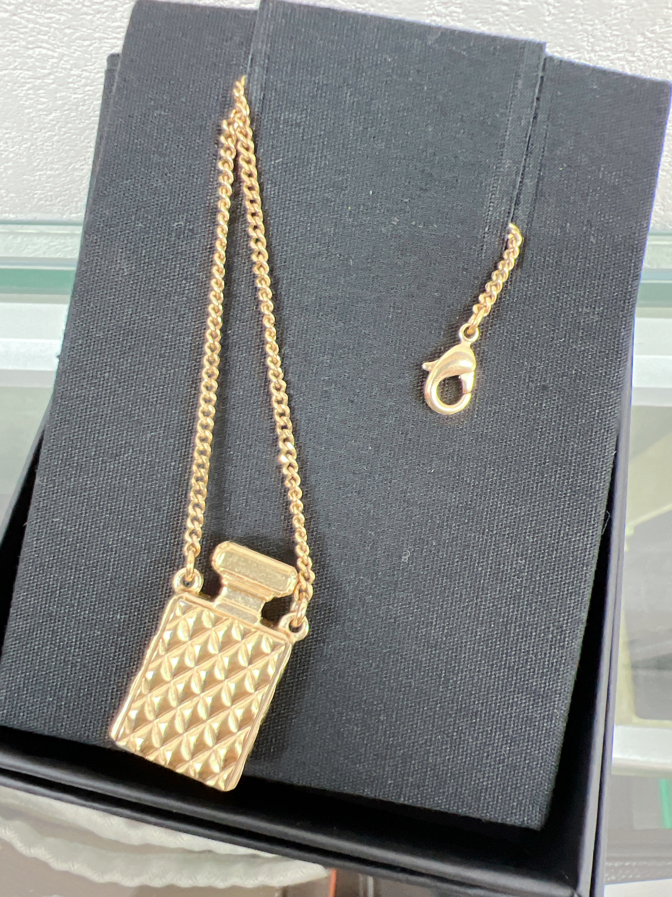 *Unused* Chanel necklace perfume bottle gold