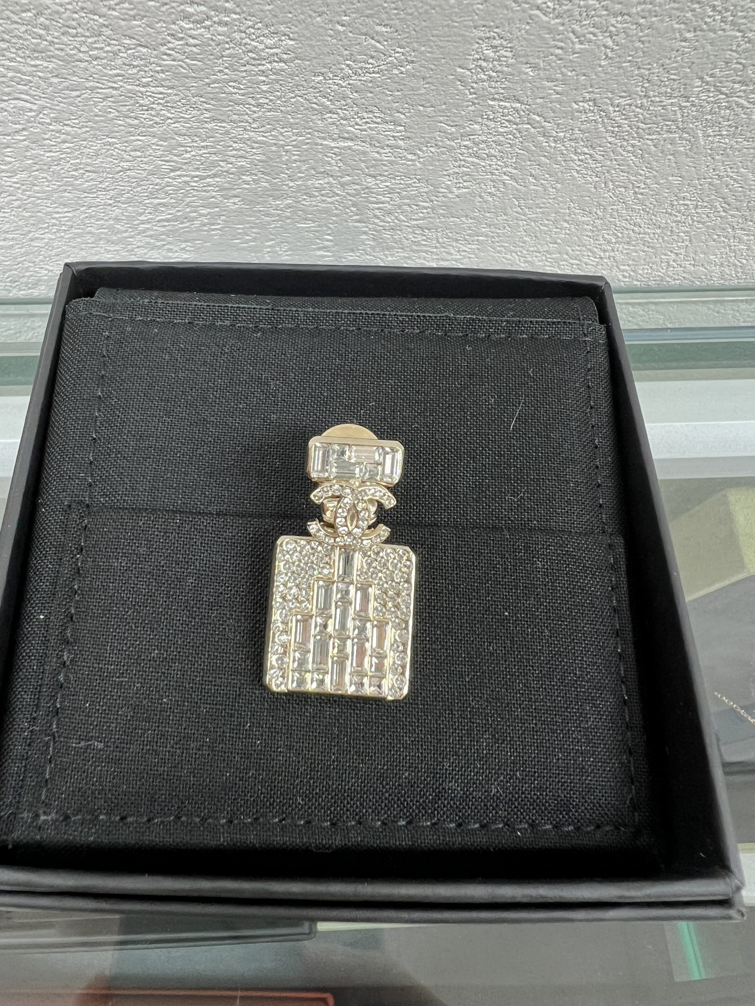 *Unused* Chanel brooch crystal perfume bottle 23p