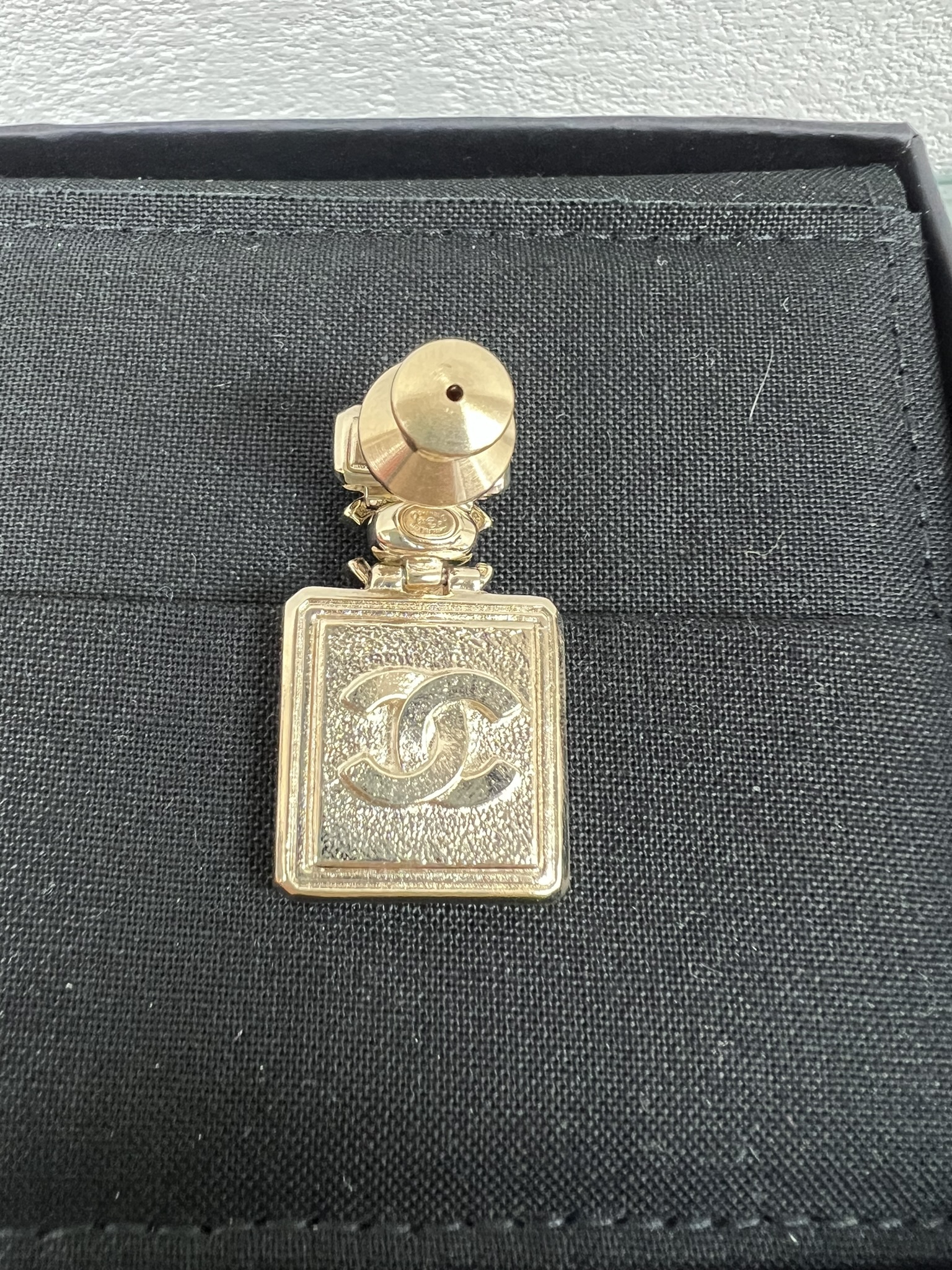 *Unused* Chanel brooch crystal perfume bottle 23p