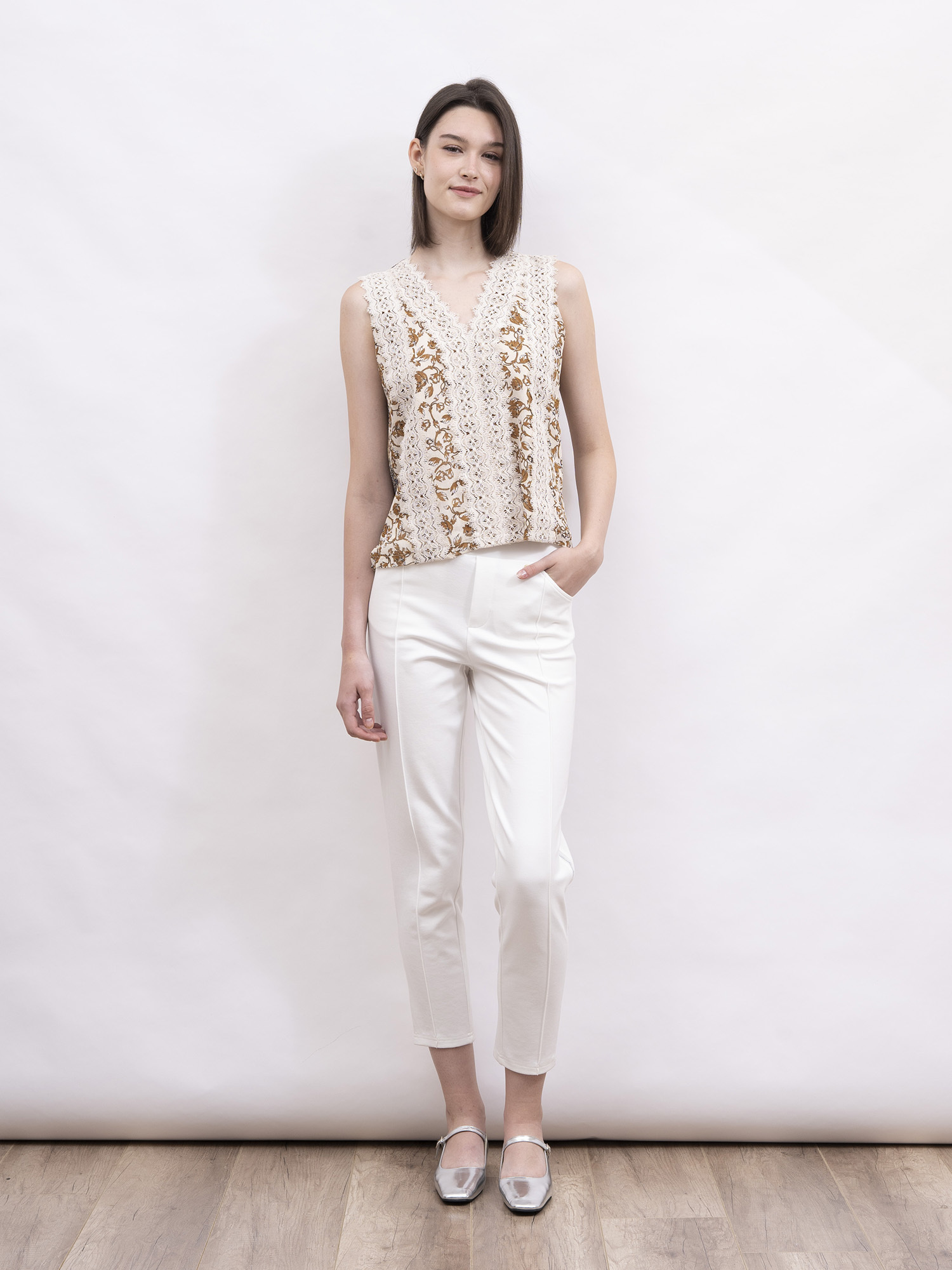 mi-tu 印花V領背心