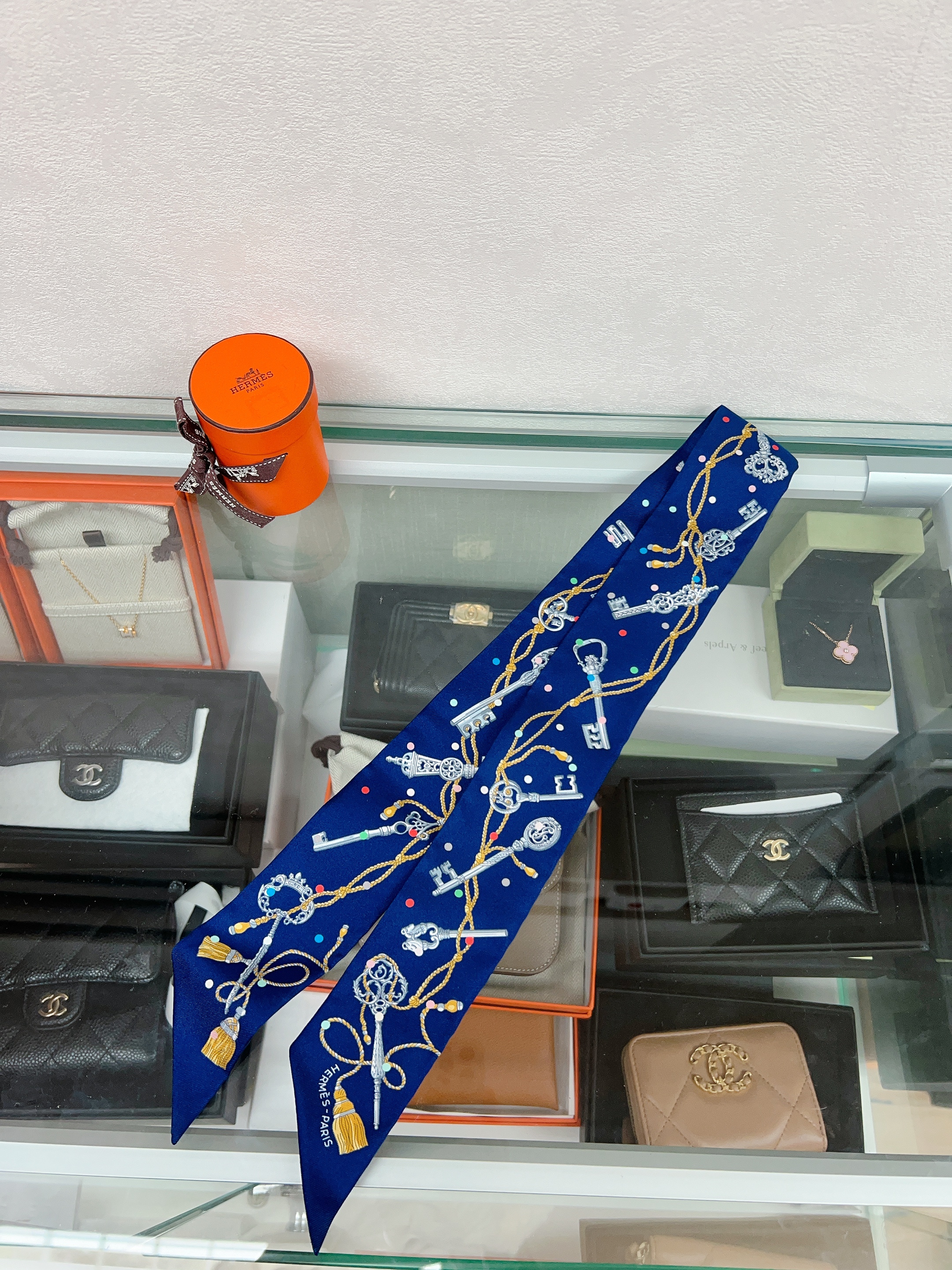 *Unused* Hermes twilly blue key