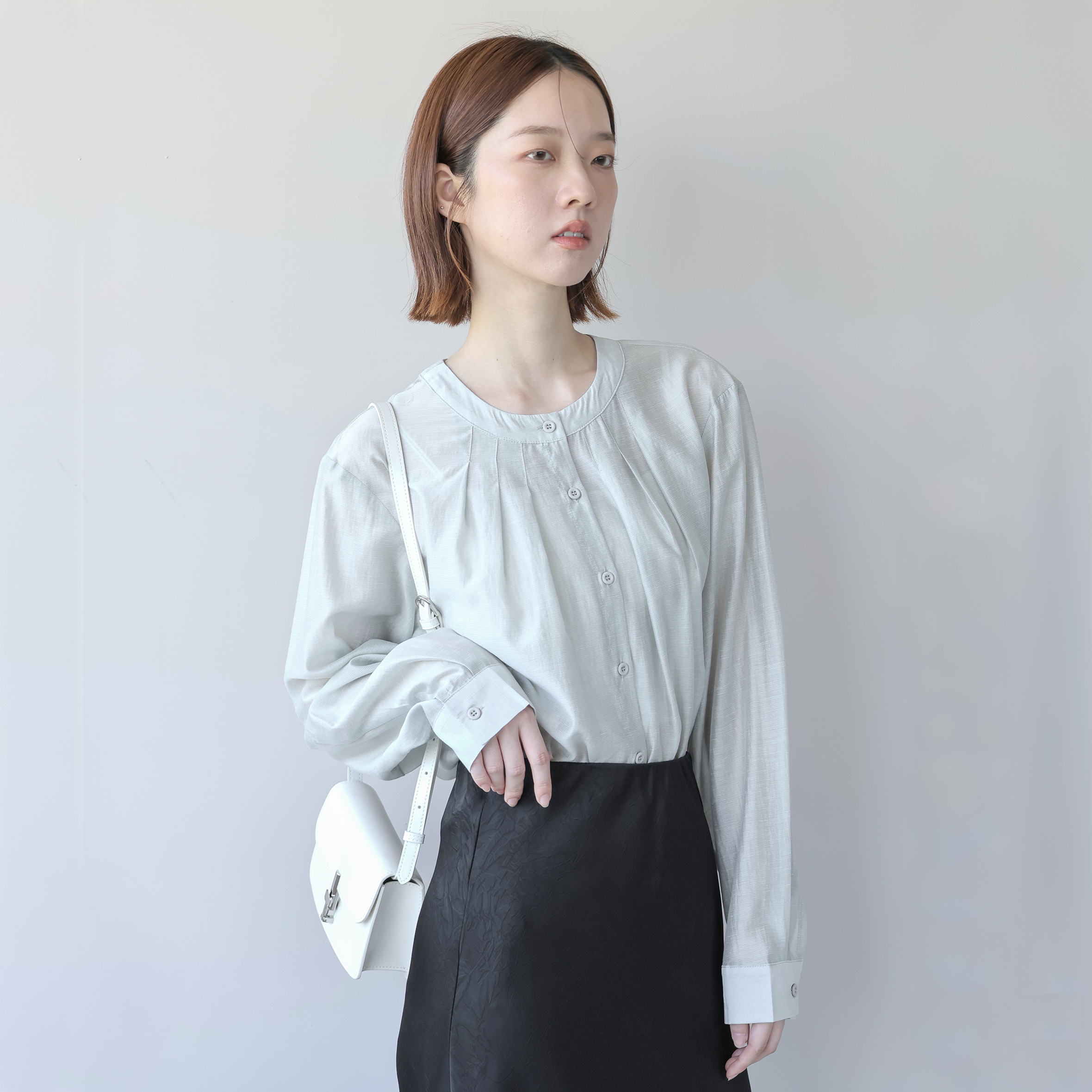 薄紗透膚圓領上衣