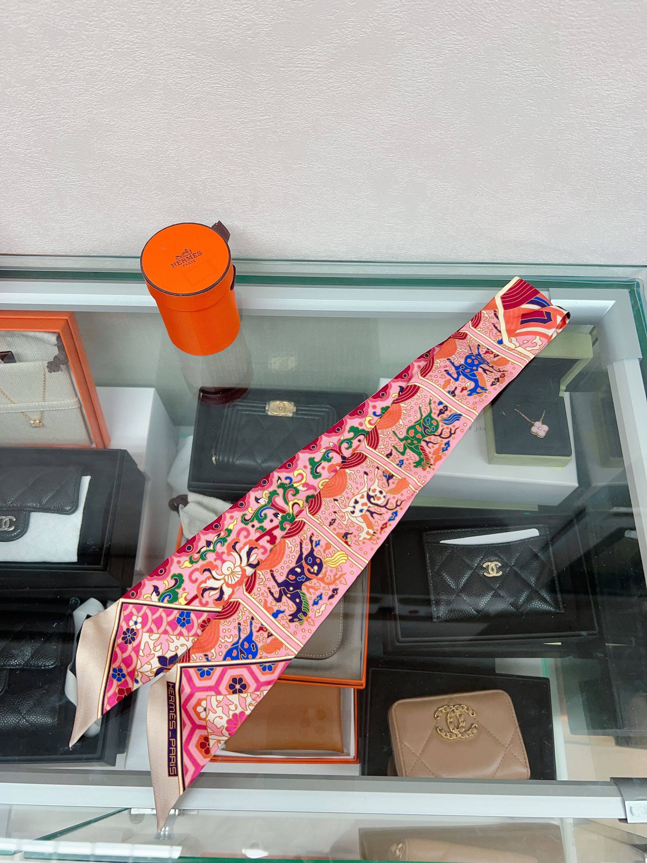 *Unused* Hermes twilly orange pink horse