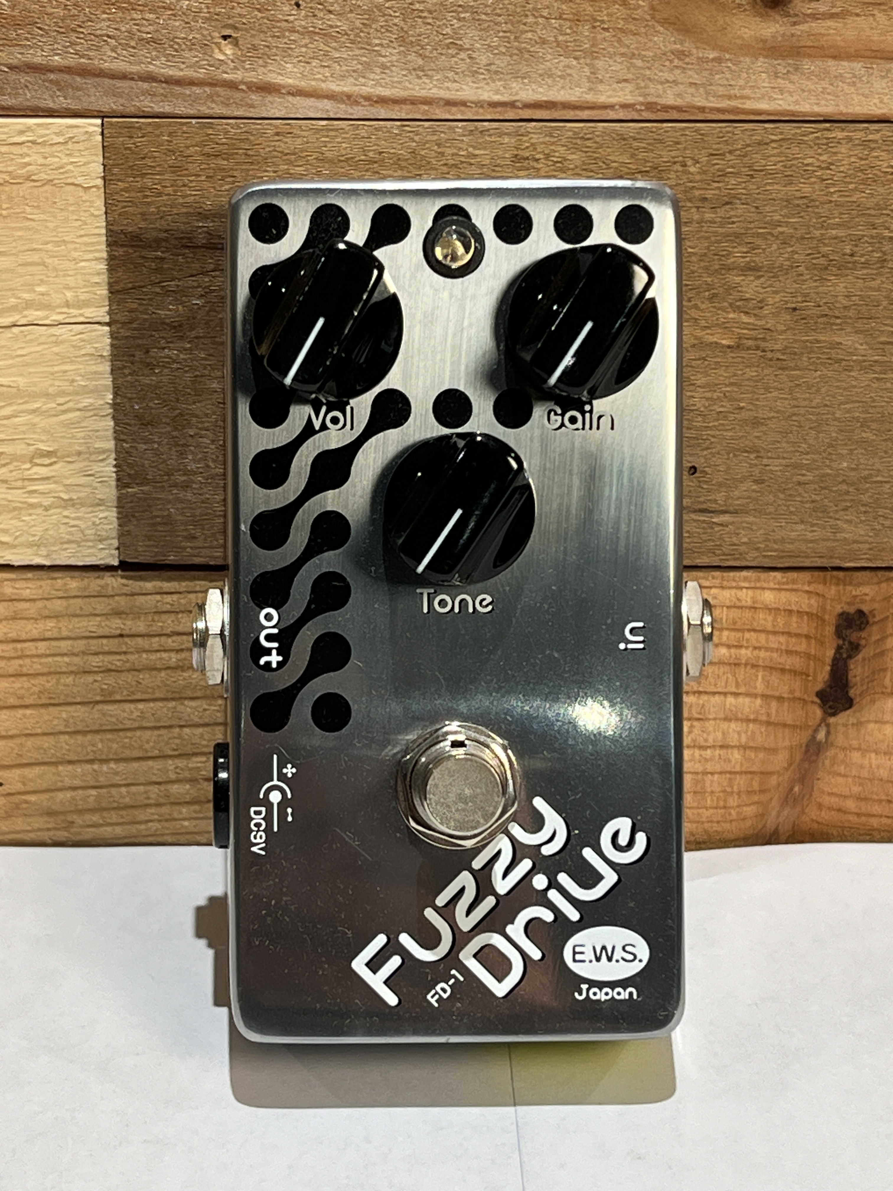 EWS_Fuzzy Drive_Fuzz效果器 — 三峽效果器｜YA! 玩音樂