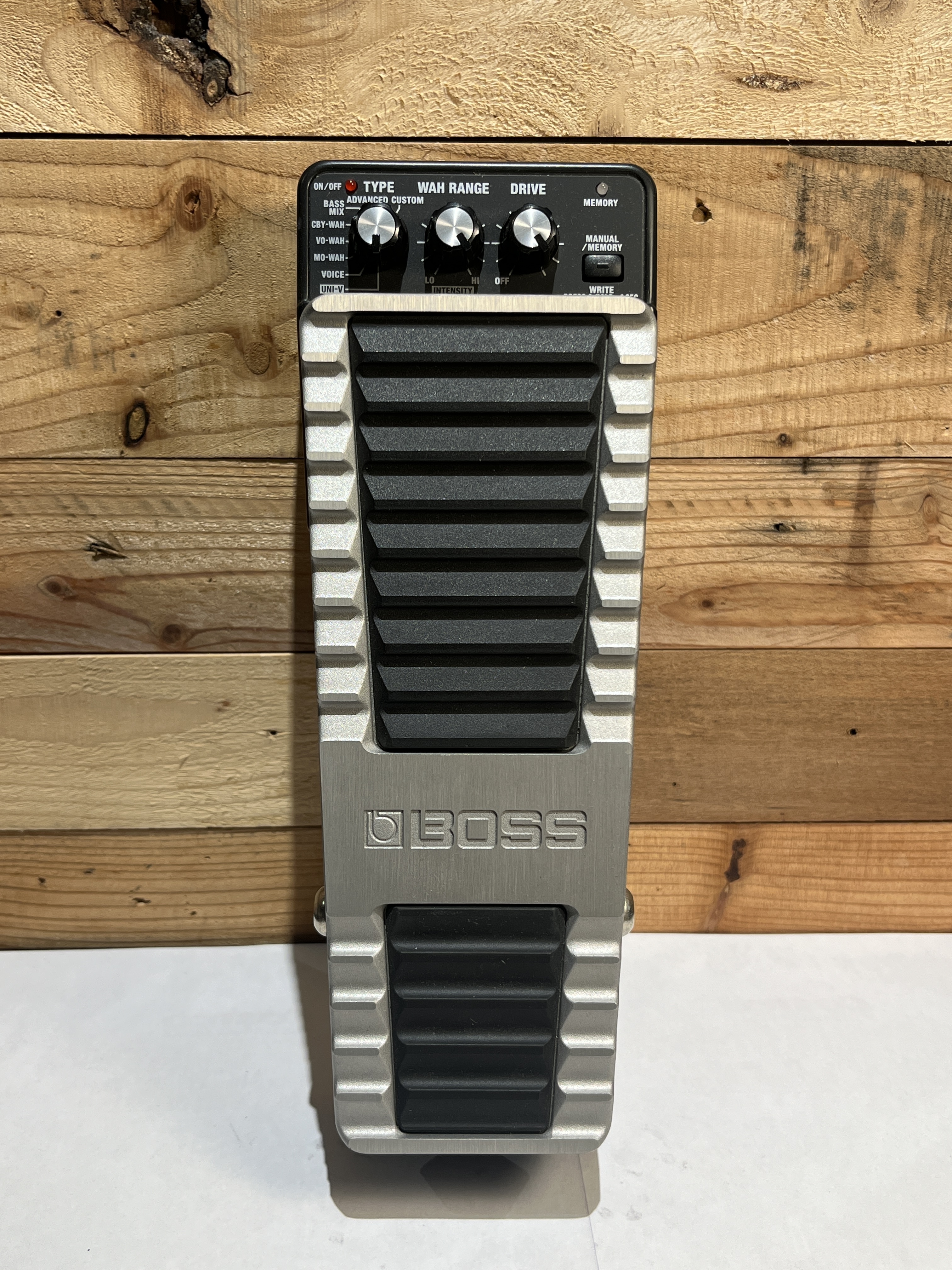 BOSS Boss_PW-10_Wah-wah效果器 — 三峽效果器｜YA! 玩音樂