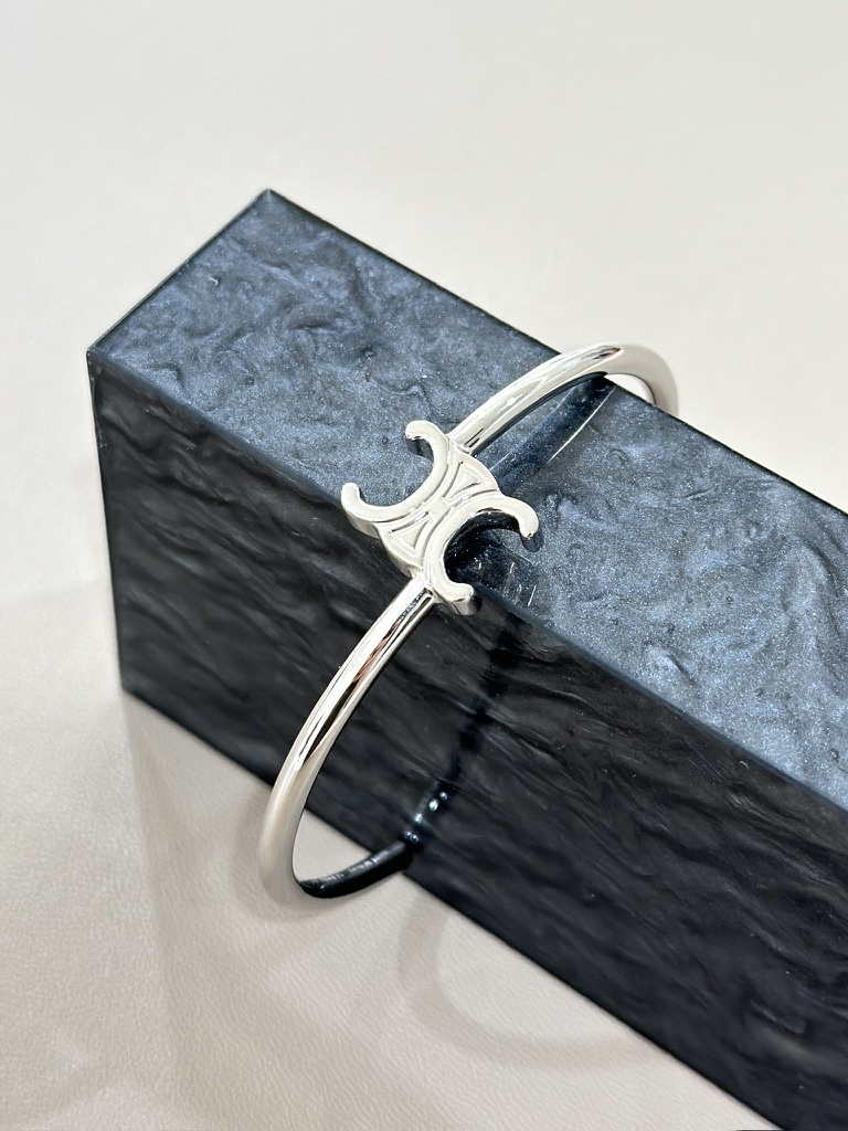 CELINE Triomphe Asymmetric Bangle
