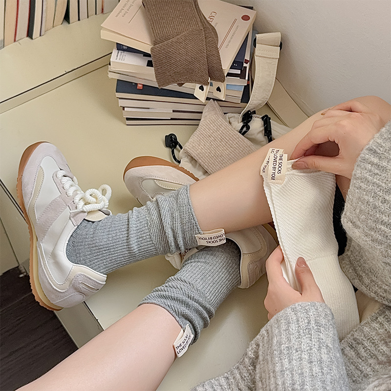 《4734》♾️INS純色後跟標籤休閒中筒襪