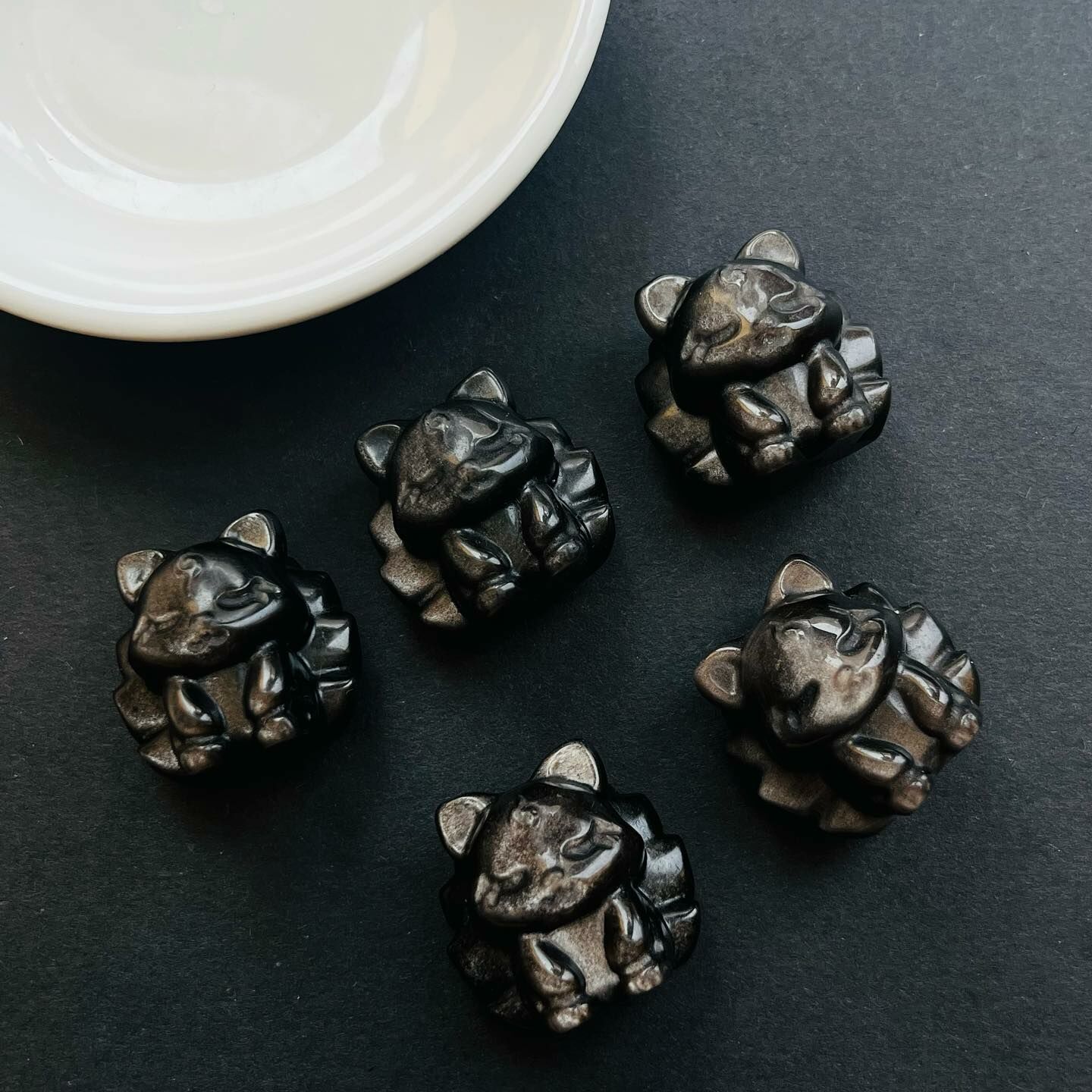 [原石] 銀曜石九尾狐（通孔）