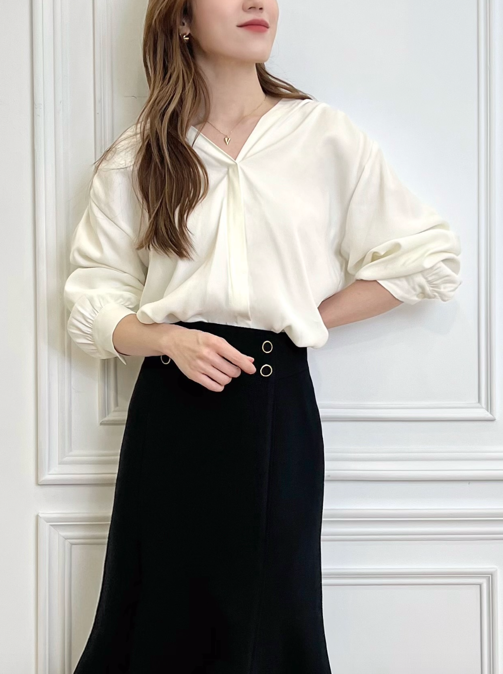 肩抓褶Ｖ領上衣