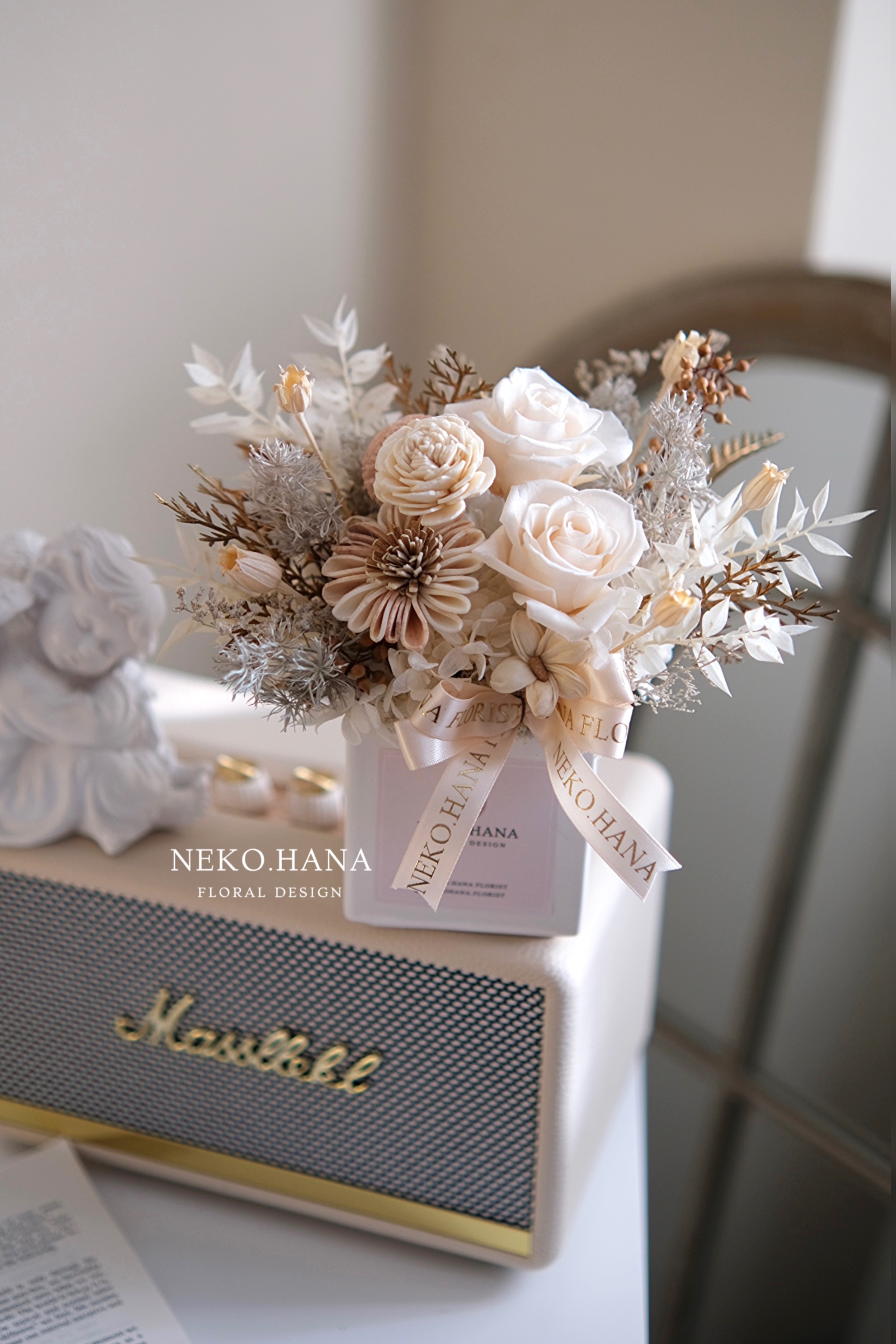 方磚奶油玫瑰永生盆花