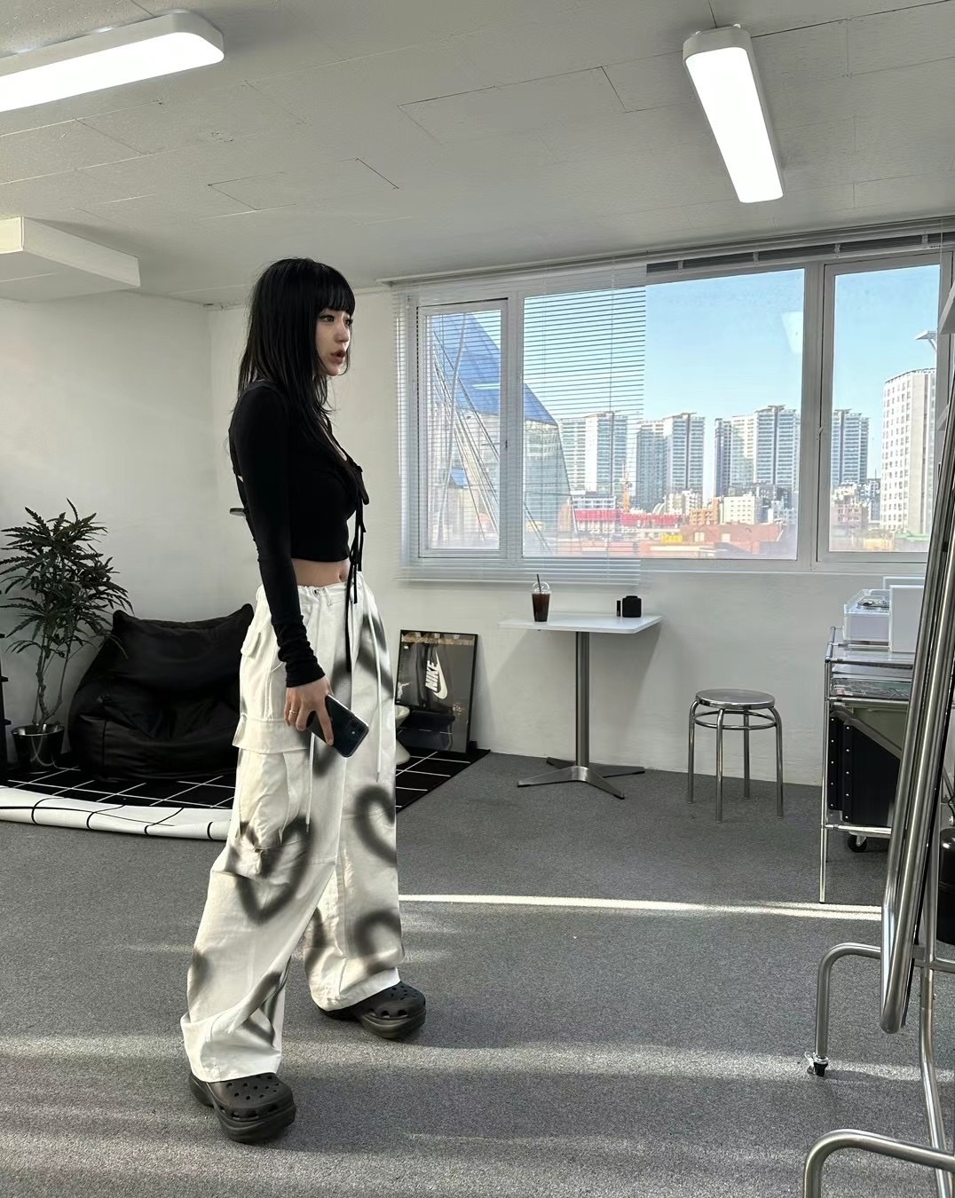 【HERETICS STUDIO 】韓國 고품질 噴漆愛心 大口袋 抽繩 牛仔 寬版 牛仔褲 長褲