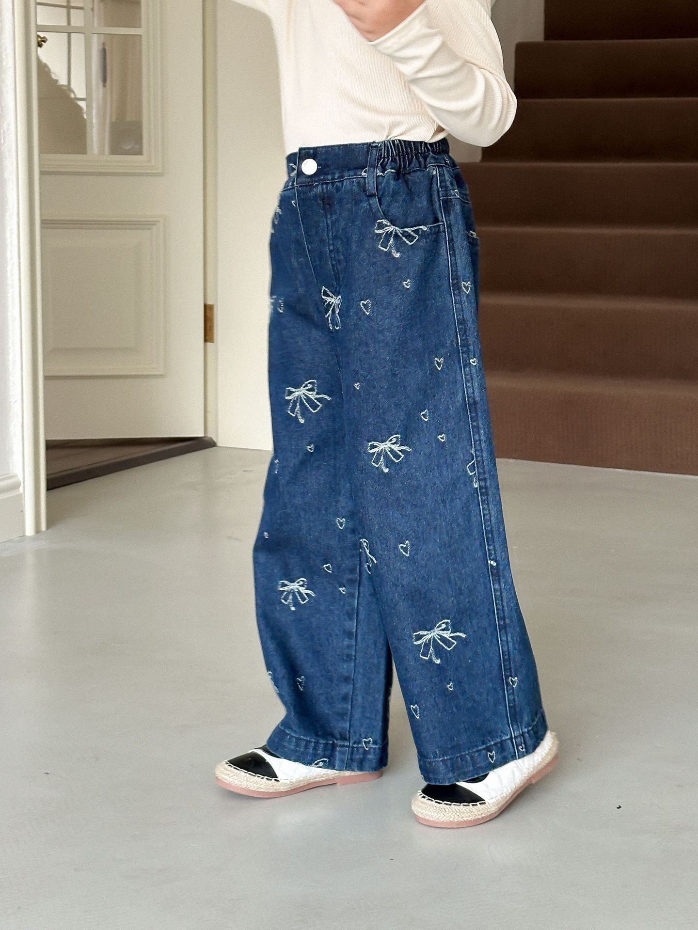 刺繡蝴蝶結牛仔褲