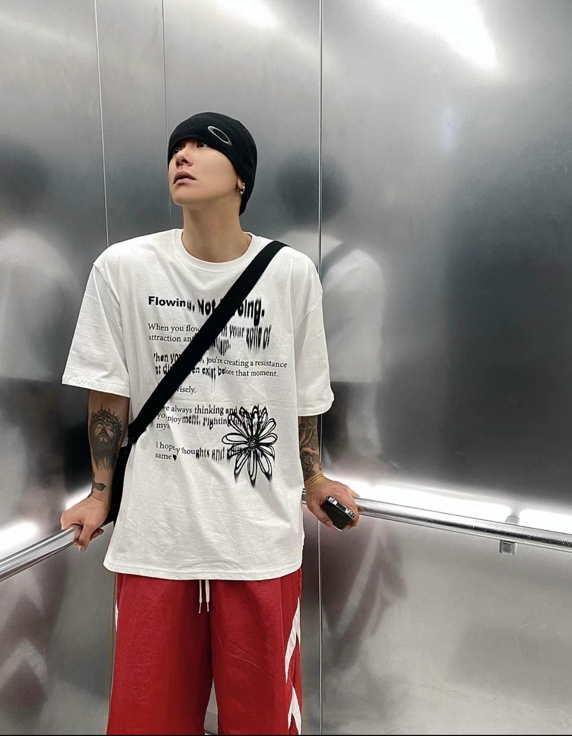 【HERETICS STUDIO 】韓國 고품질 Not Forolng 字母 花卉 噴漆 寬鬆 短袖